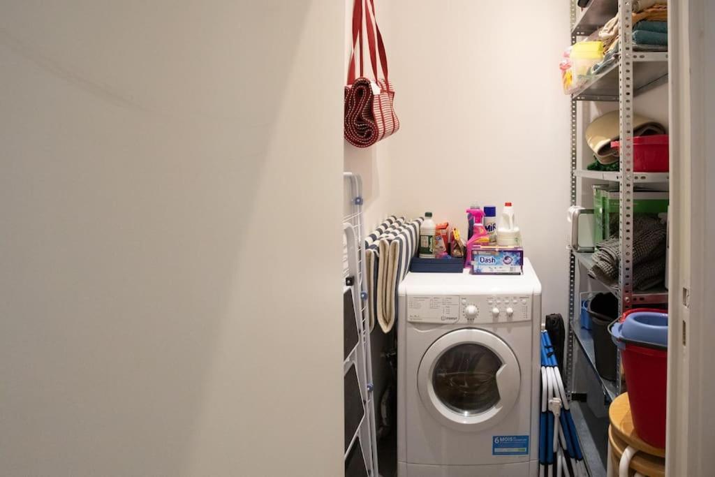 #22 Emma 2bdr Balcony Center Town 2mins Tramway Apartment *