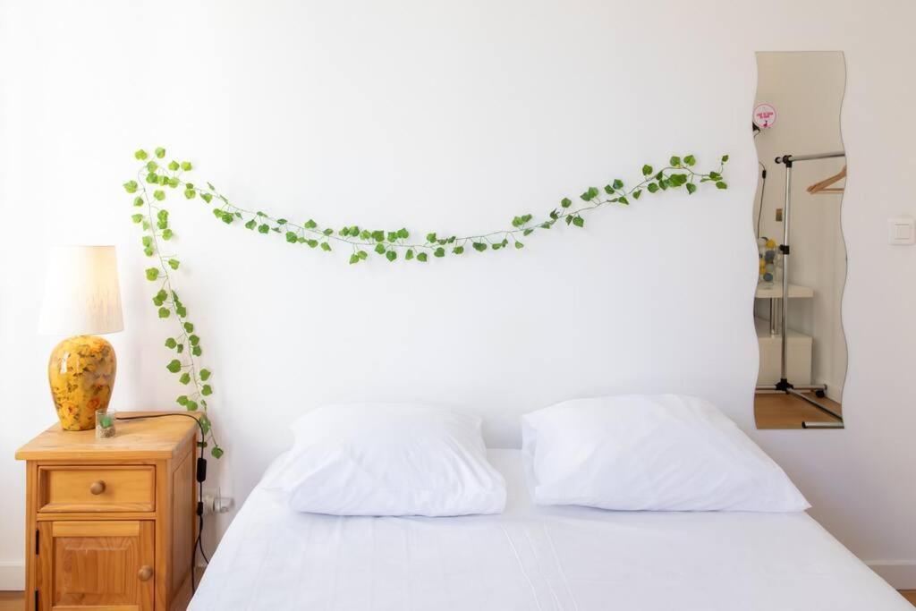 #22 Emma 2bdr Balcony Center Town 2mins Tramway Apartment