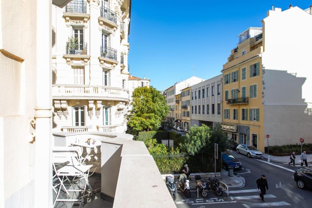 #22 Emma 2bdr Balcony Center Town 2mins Tramway Apartamento *