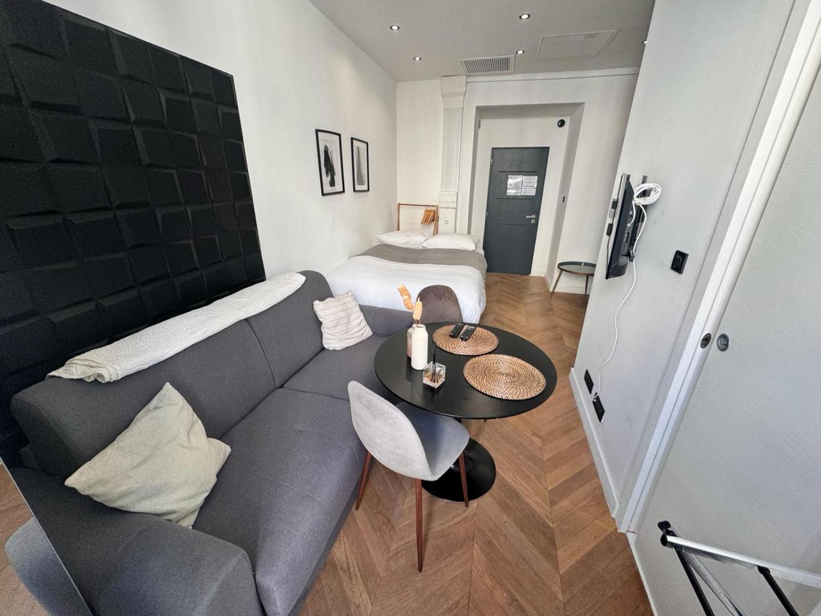 Chic Cozy In The Heart Of The Apartment Nice