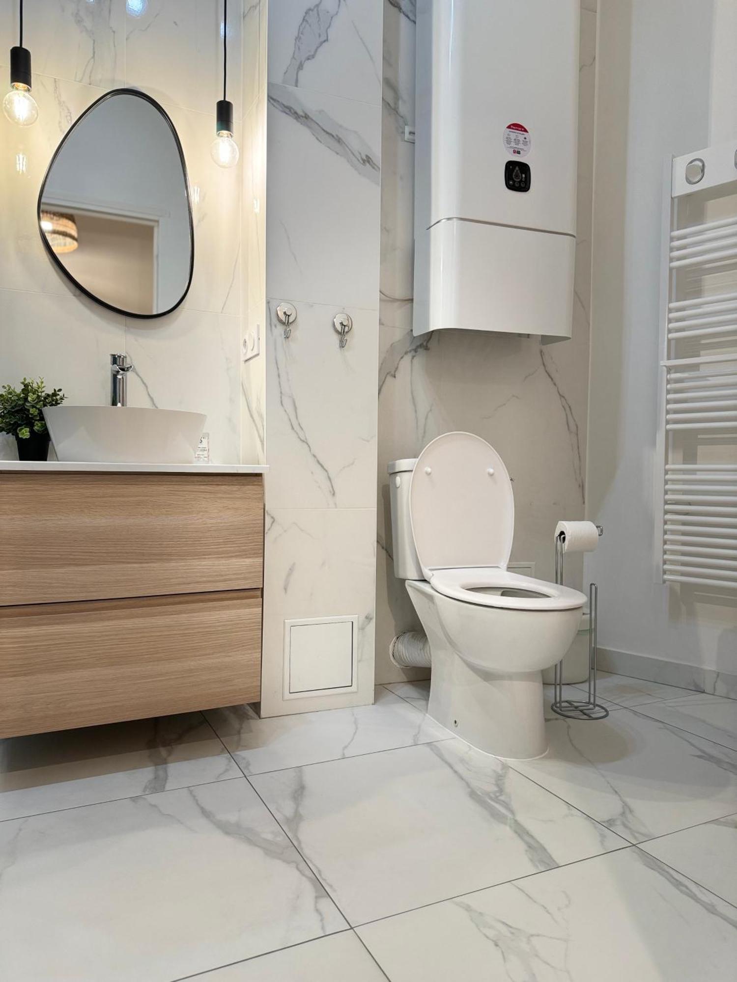 Sunshine Getaway - Stylish In The Heart Of Apartment *