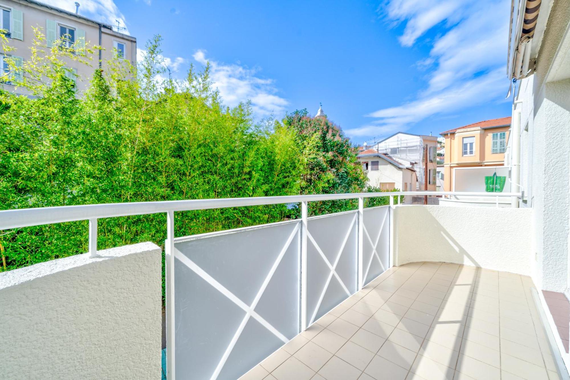 Le Calme A Nissa La Bella Apartment *
