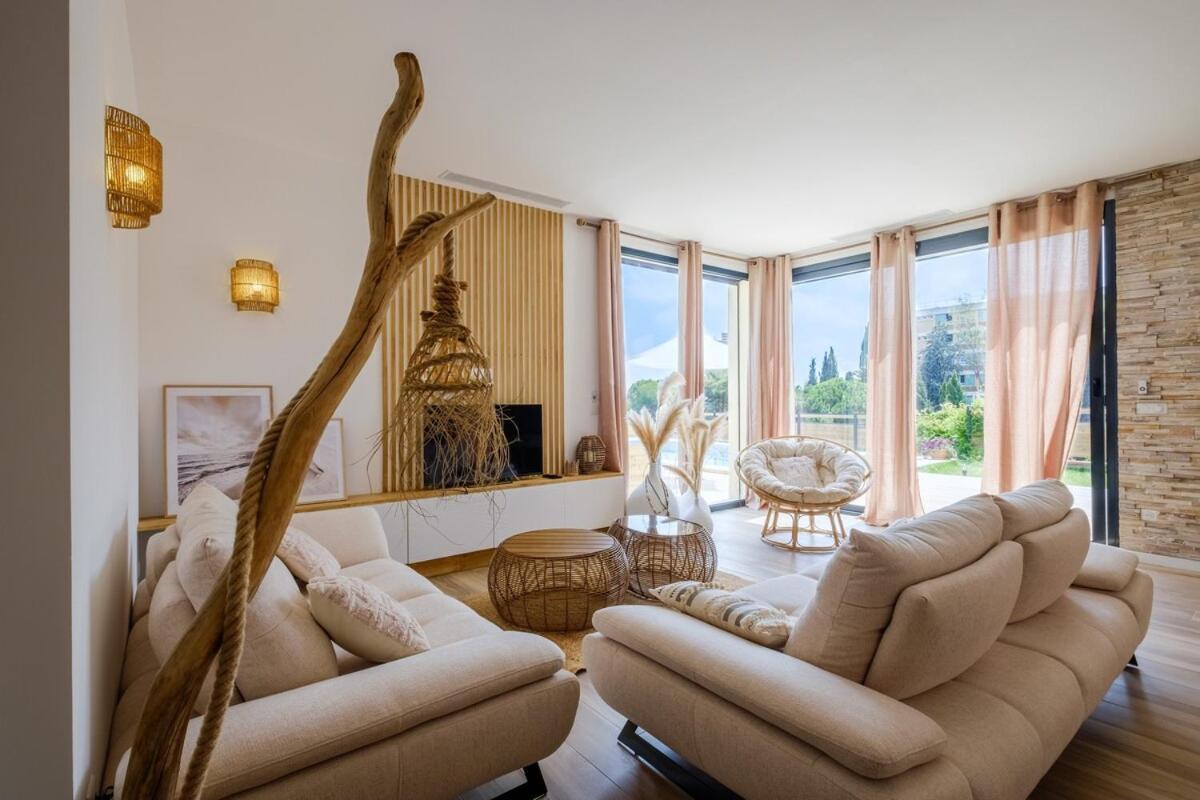 Moderne Pour 8 Personnes - Vue Sur ! Nice