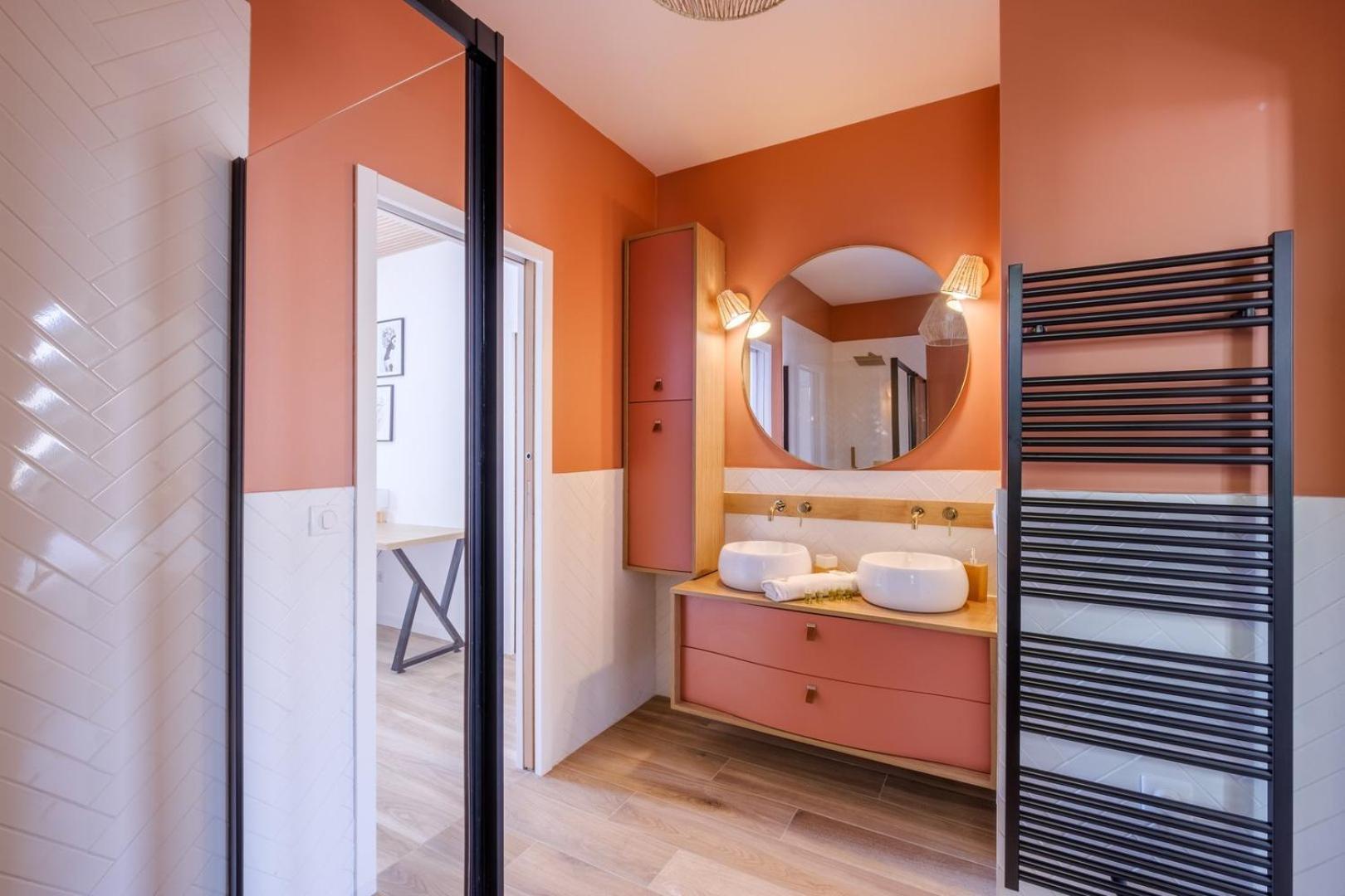 Moderne Pour 8 Personnes - Vue Sur ! Villa Nice