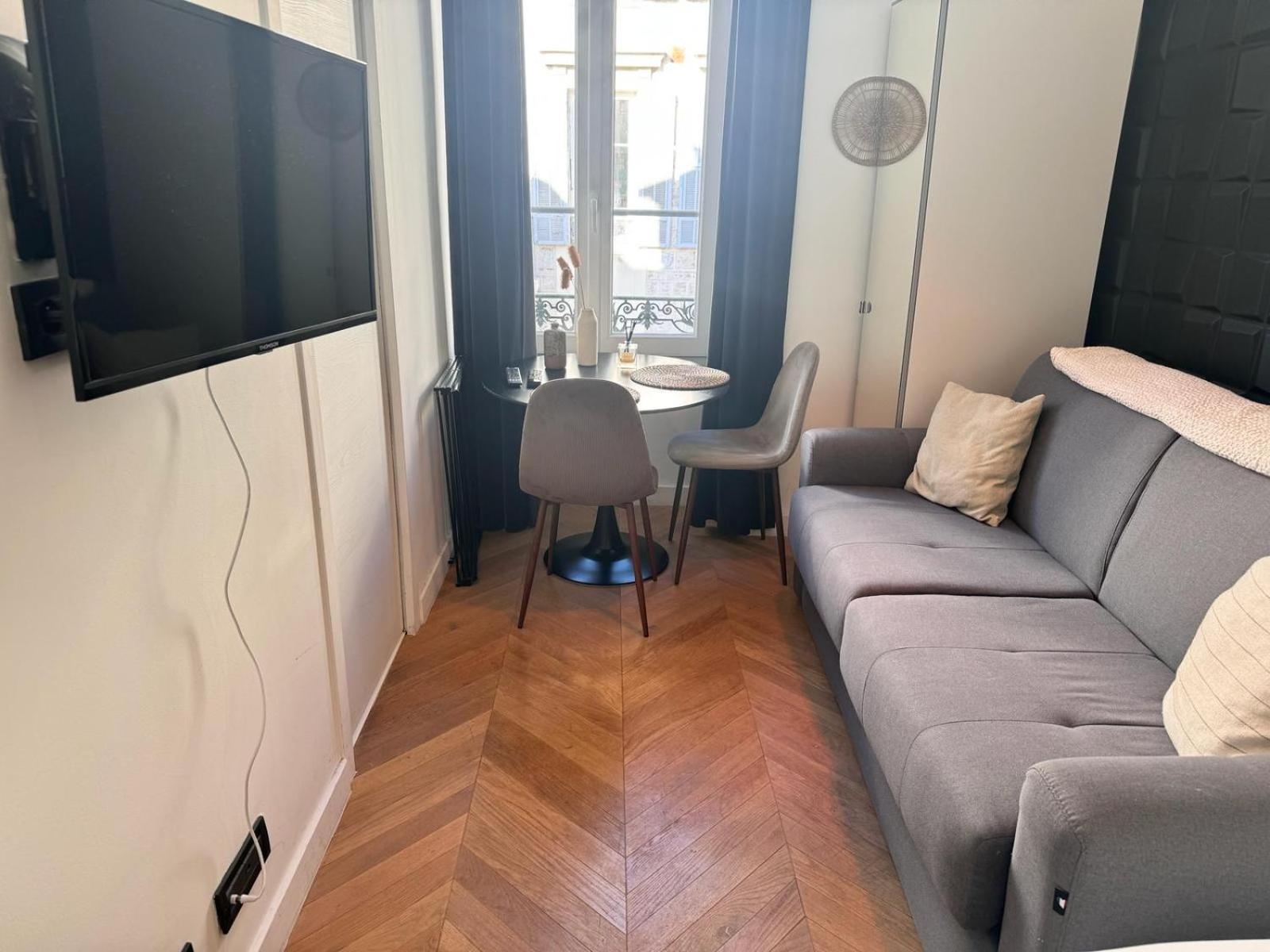 Chic Cozy In The Heart Of The Nice
