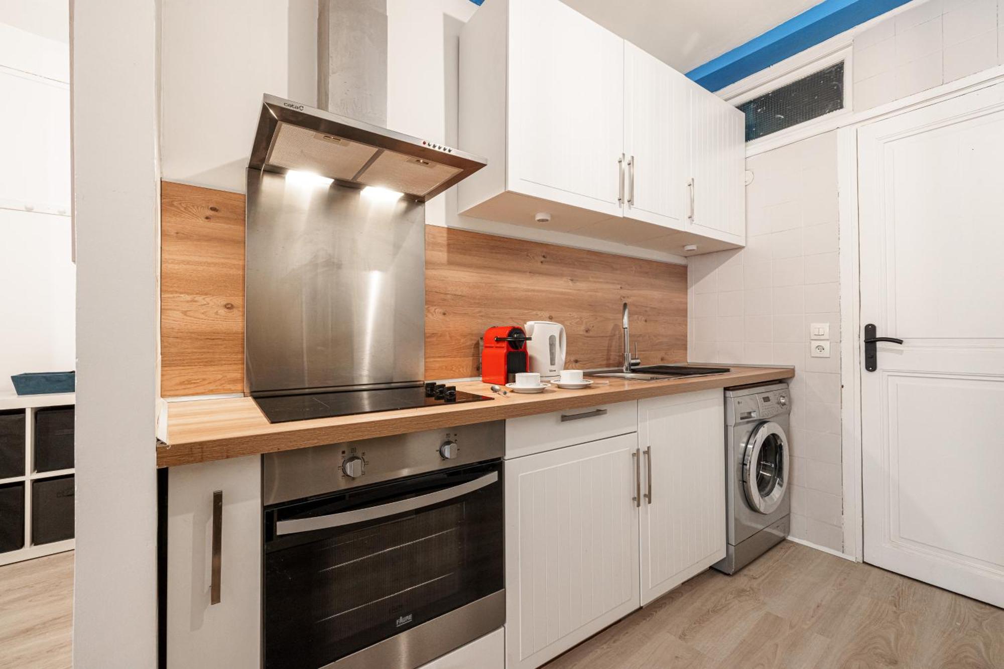 Apartment Large 100m From The