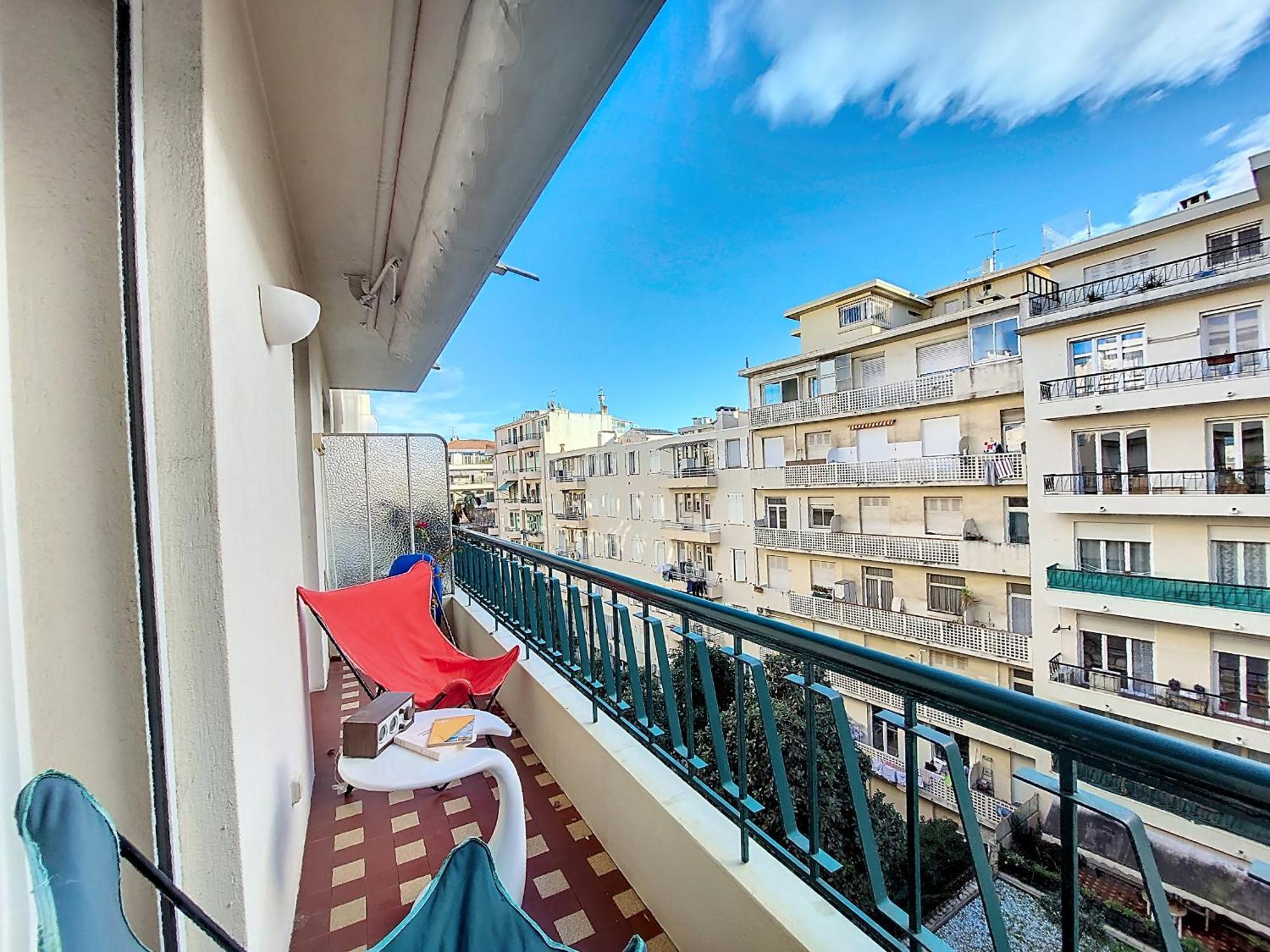 Nestor&jeeves - Baieta - Balcony *