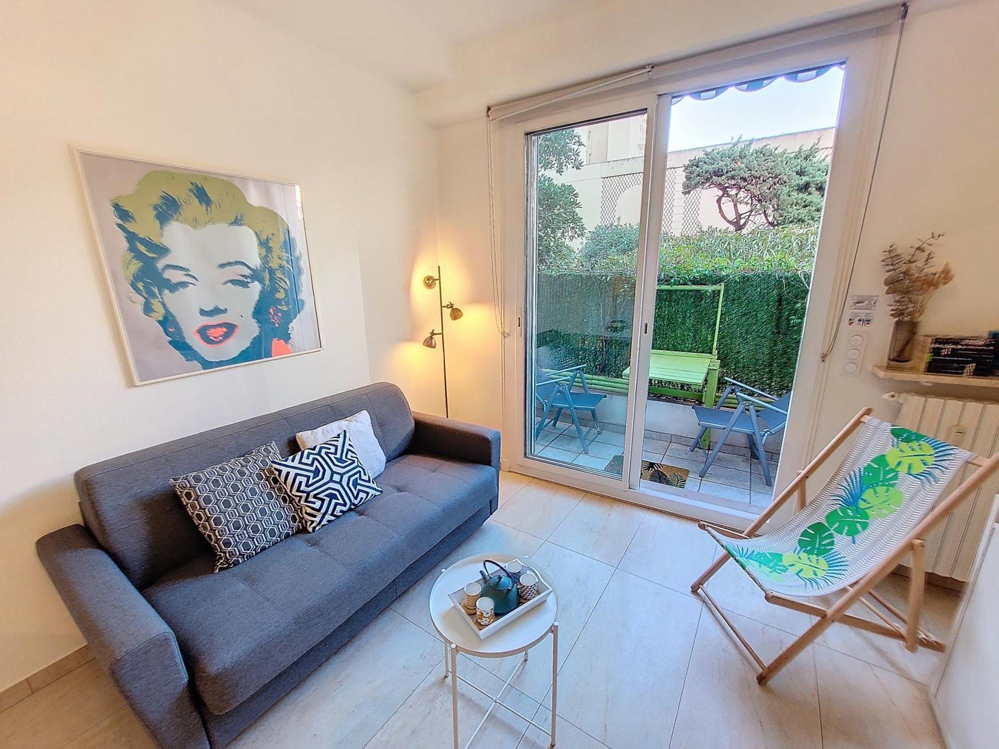 Nestor&jeeves - Marylin - - Very Close Sea