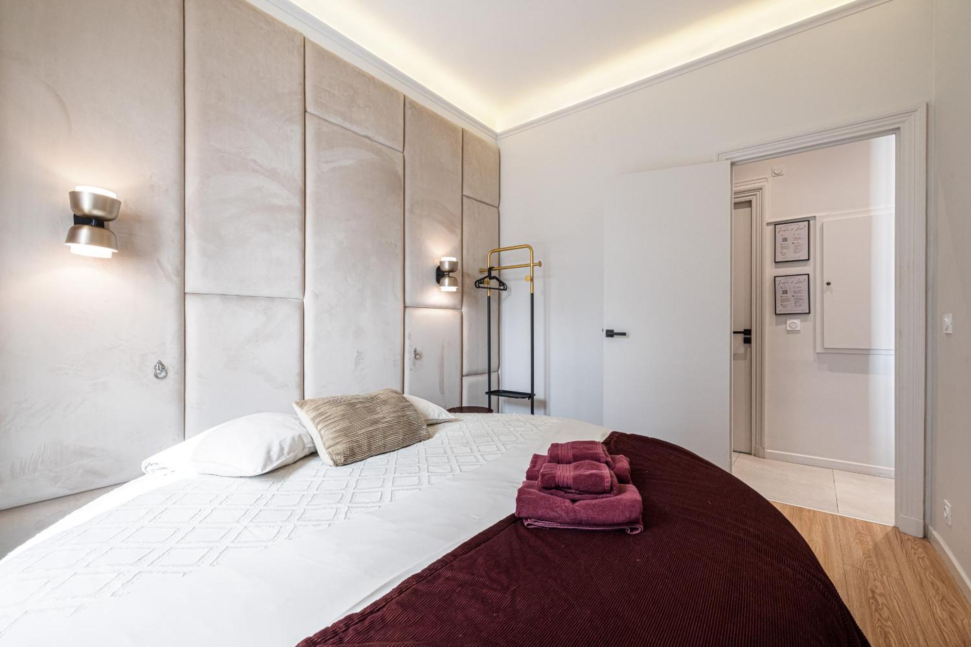 Apartment Coeur De La Libe - Ideal Couple & Friends - & Cosy - Tram & Supermarkets -ac -bed Xxl