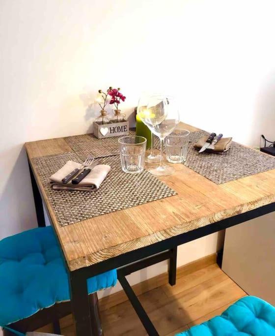 Studio T1 Centre - Ideal Couple & Amis - Confort - Wifi - Calme - Climatisation - Coin Terrasse Apartamento *