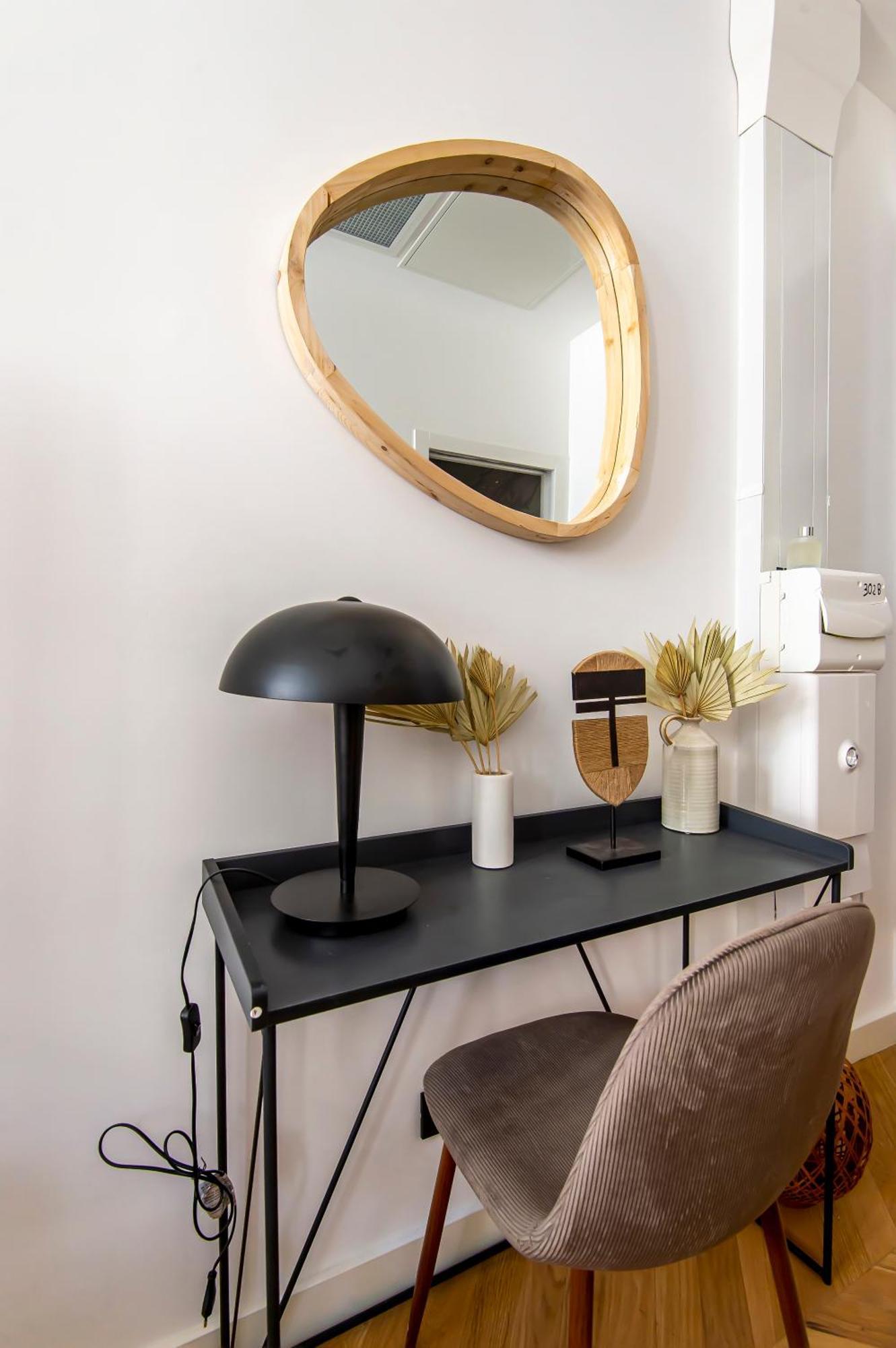 302b Beautiful Refurbished Downtown / Ac Apartment *