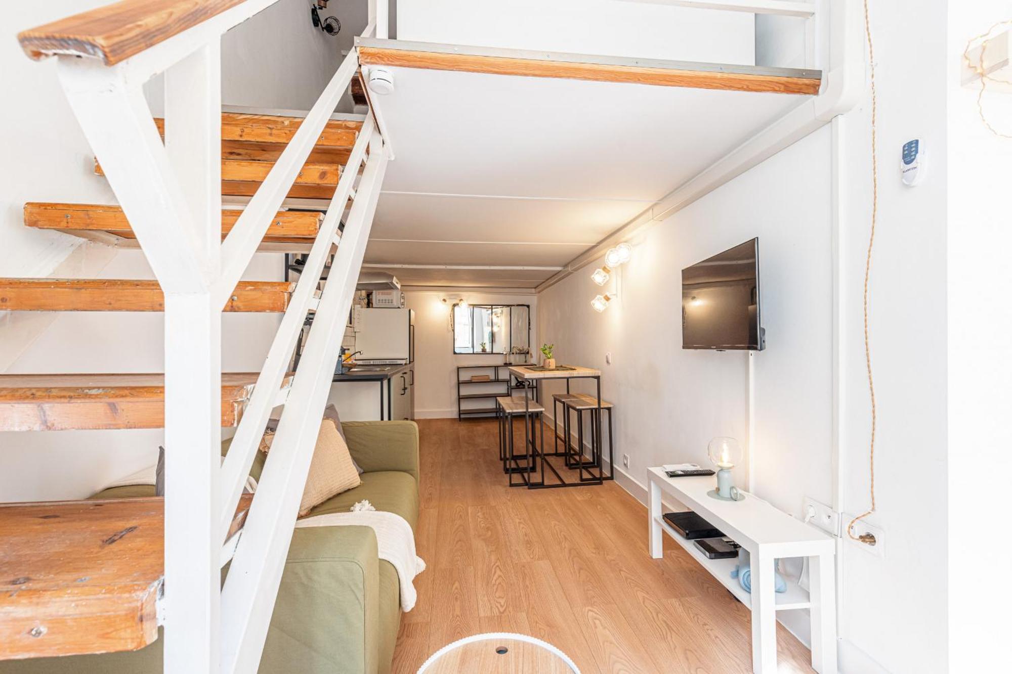 Lively District - Duplex Old Town Apartment Nice