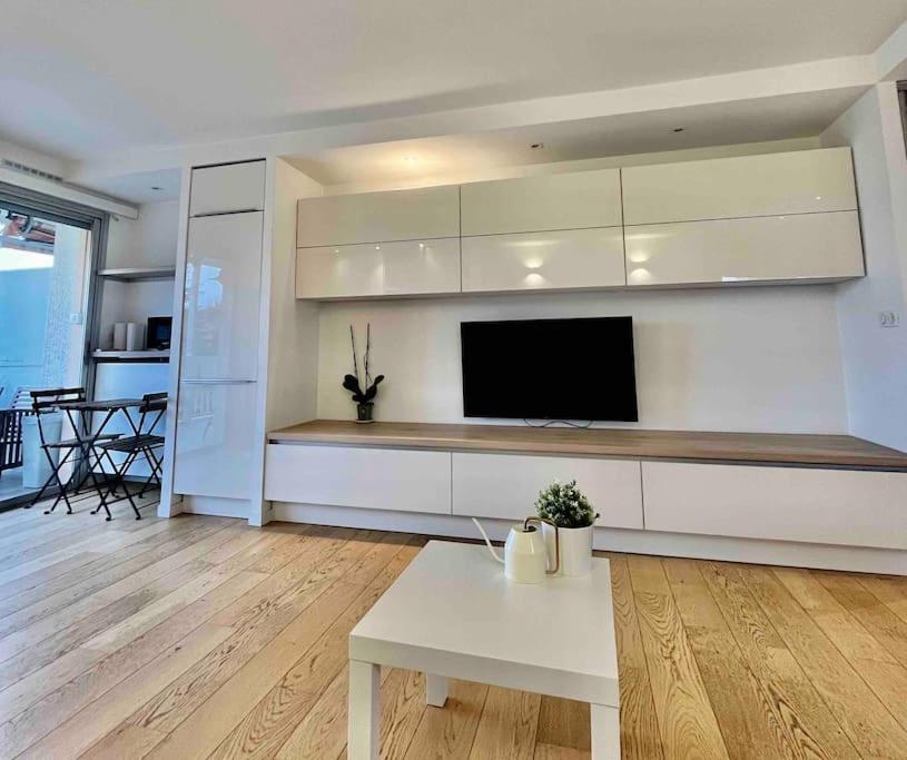 Cocon Ensoleille Avec Parking Gratuit Apartment Nice