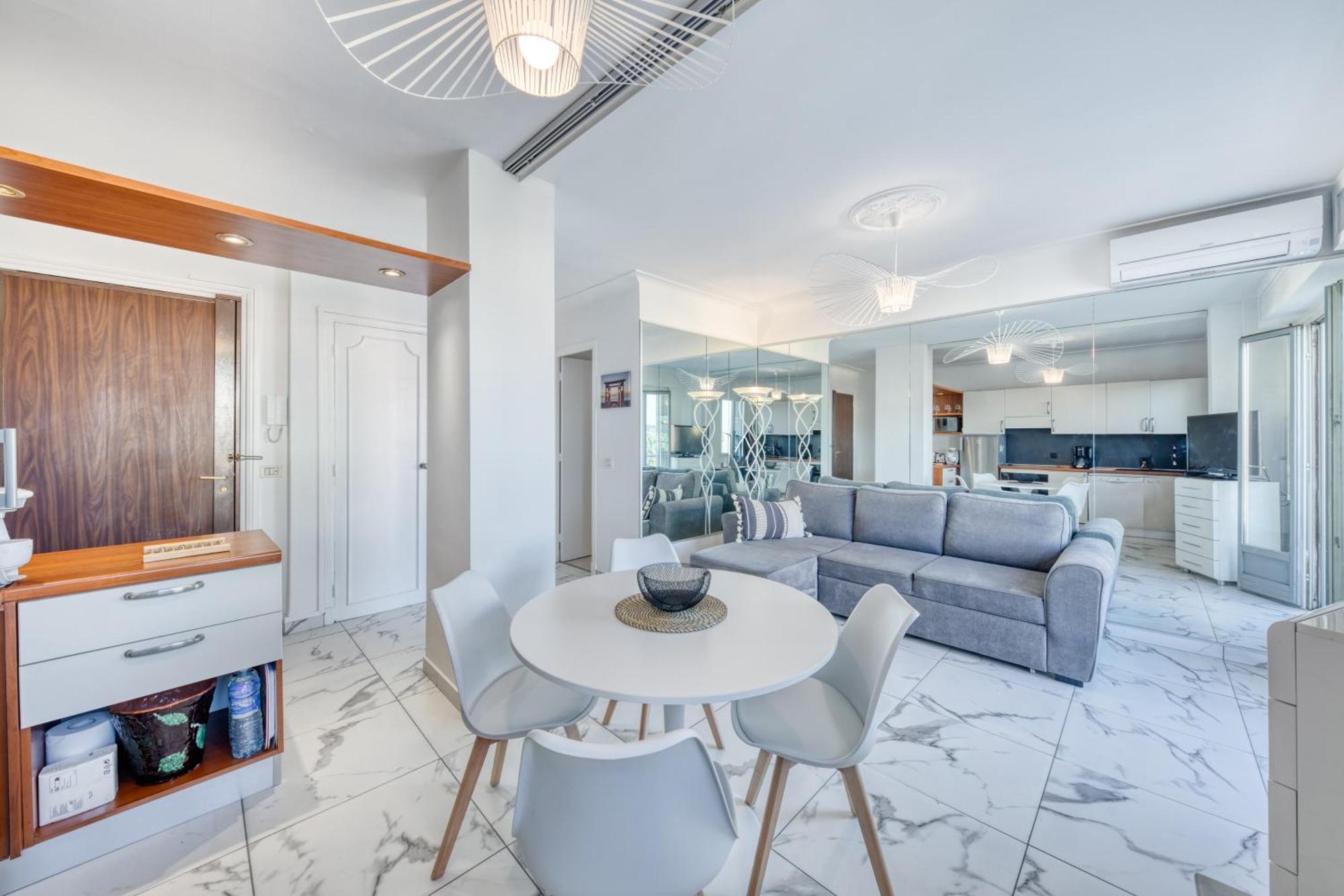 Family Sea View Apartment *