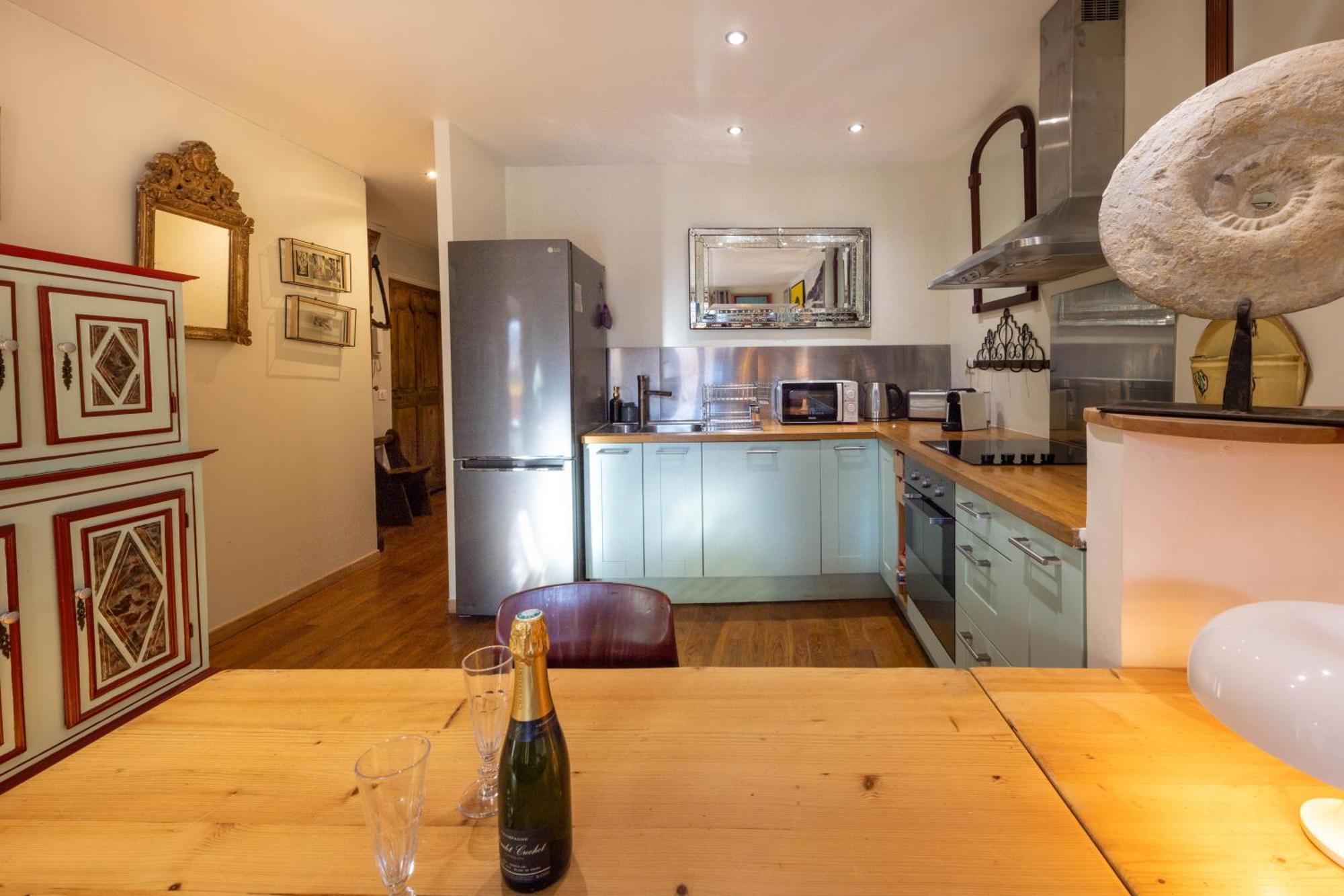 Spacious And Bright Flat Close To The : Heart Of Old * Nice