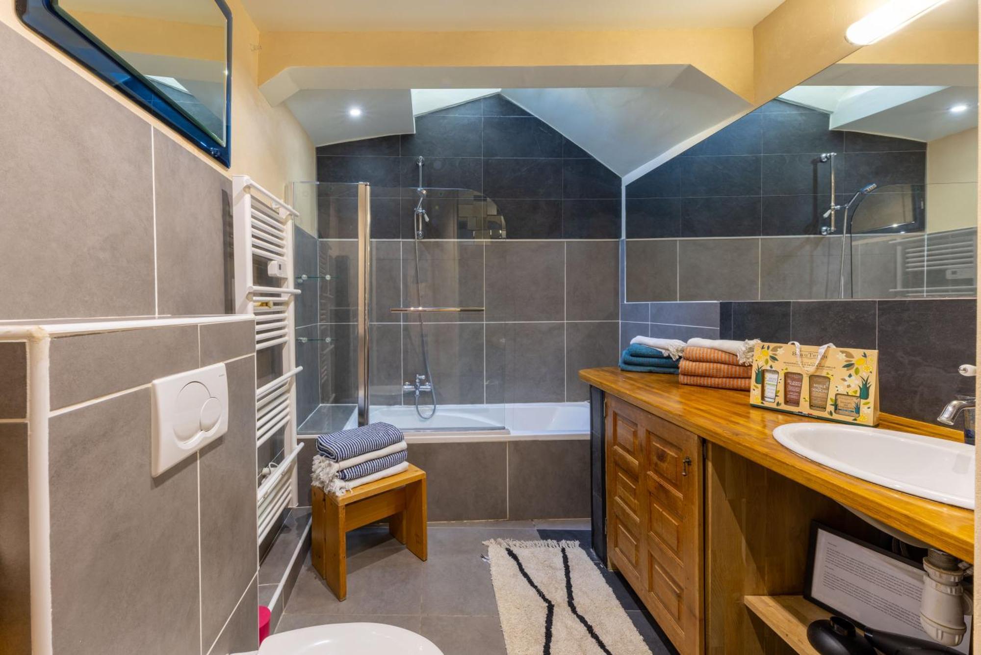 Spacious And Bright Flat Close To The : Heart Of Old Apartamento Nice