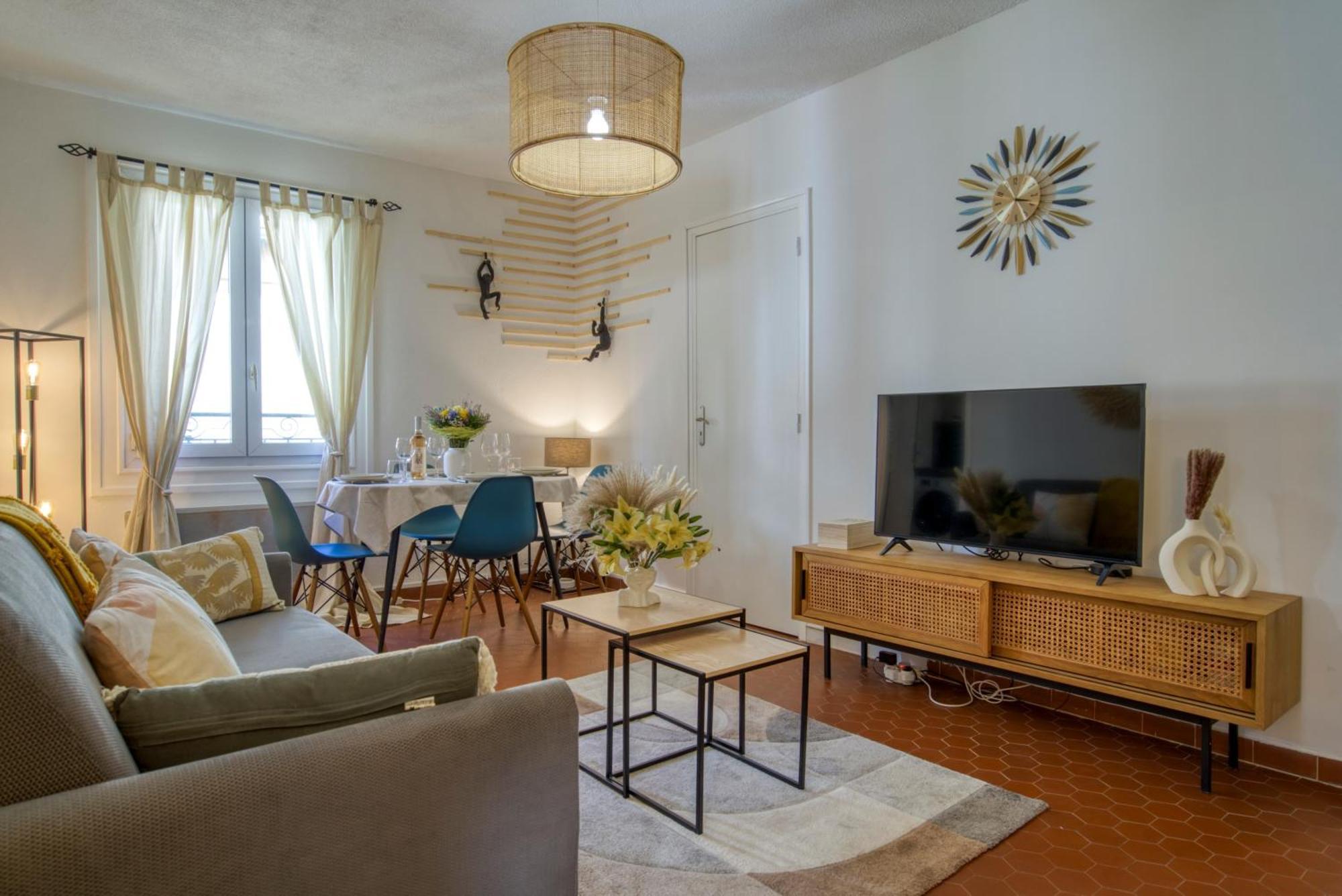 Cosy, Modern, Fully Equipped, Air Conditioning, Historical, Old Town, 1minute Walk From - 