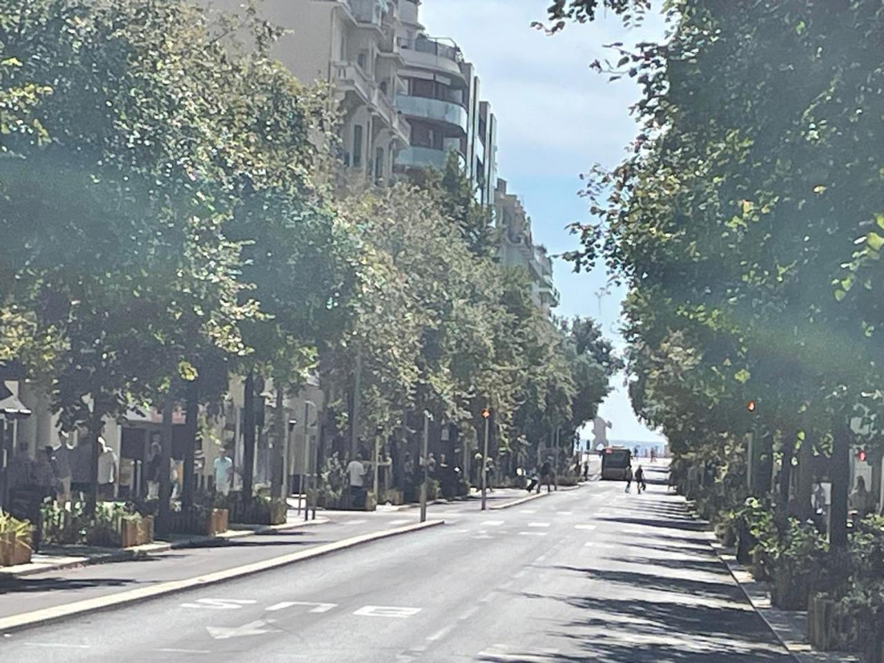 Apartment Avenue Des Fleurs *