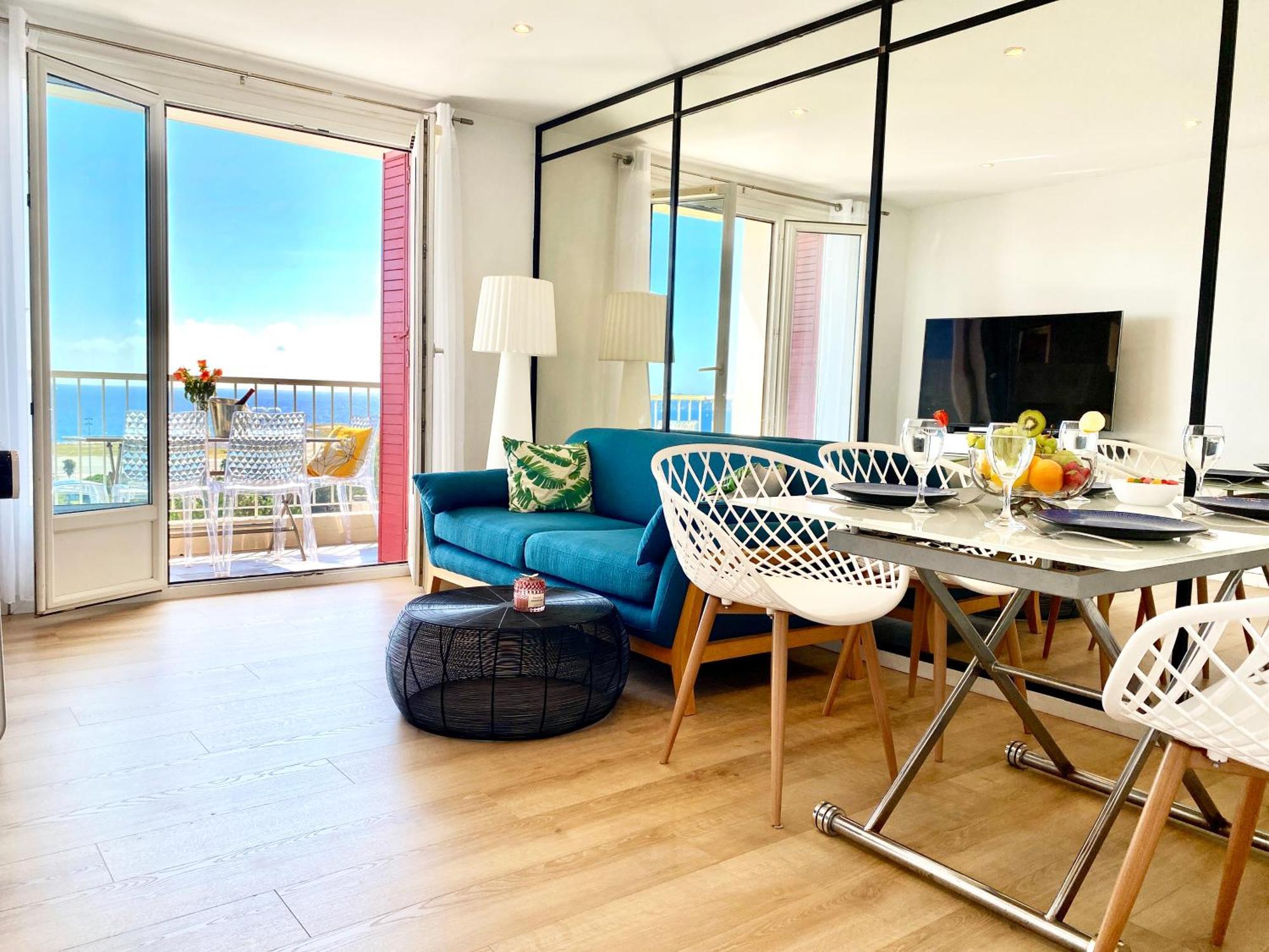Apartment Panoramic Sea View - Air-conditioning - Balcony - Tramway - 2 Bedrooms - Wifi - Fully Equipped Kitchen *