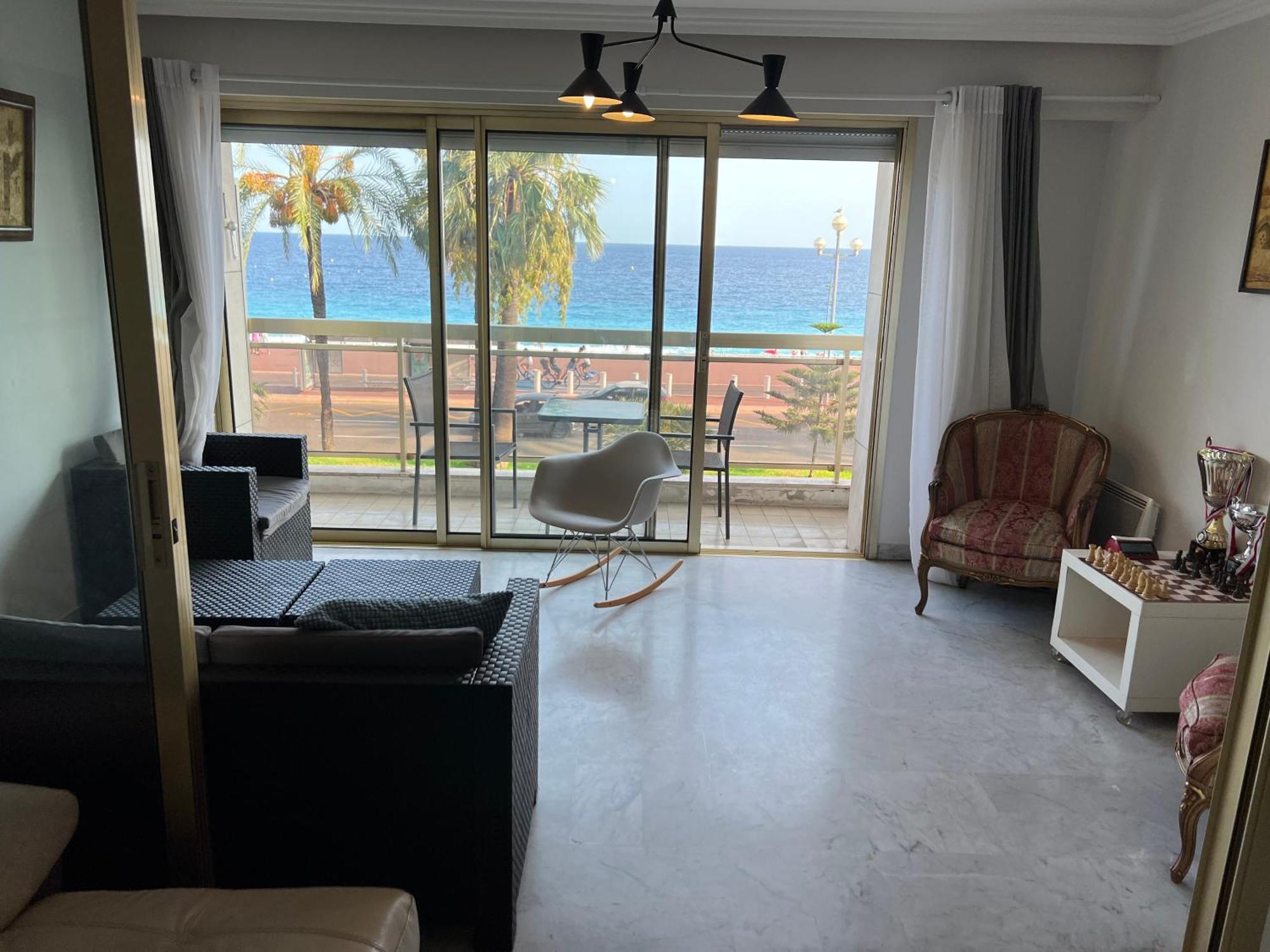 Beachfront Promenade Apartment: Sea Views And Easy Beach Access * Nice