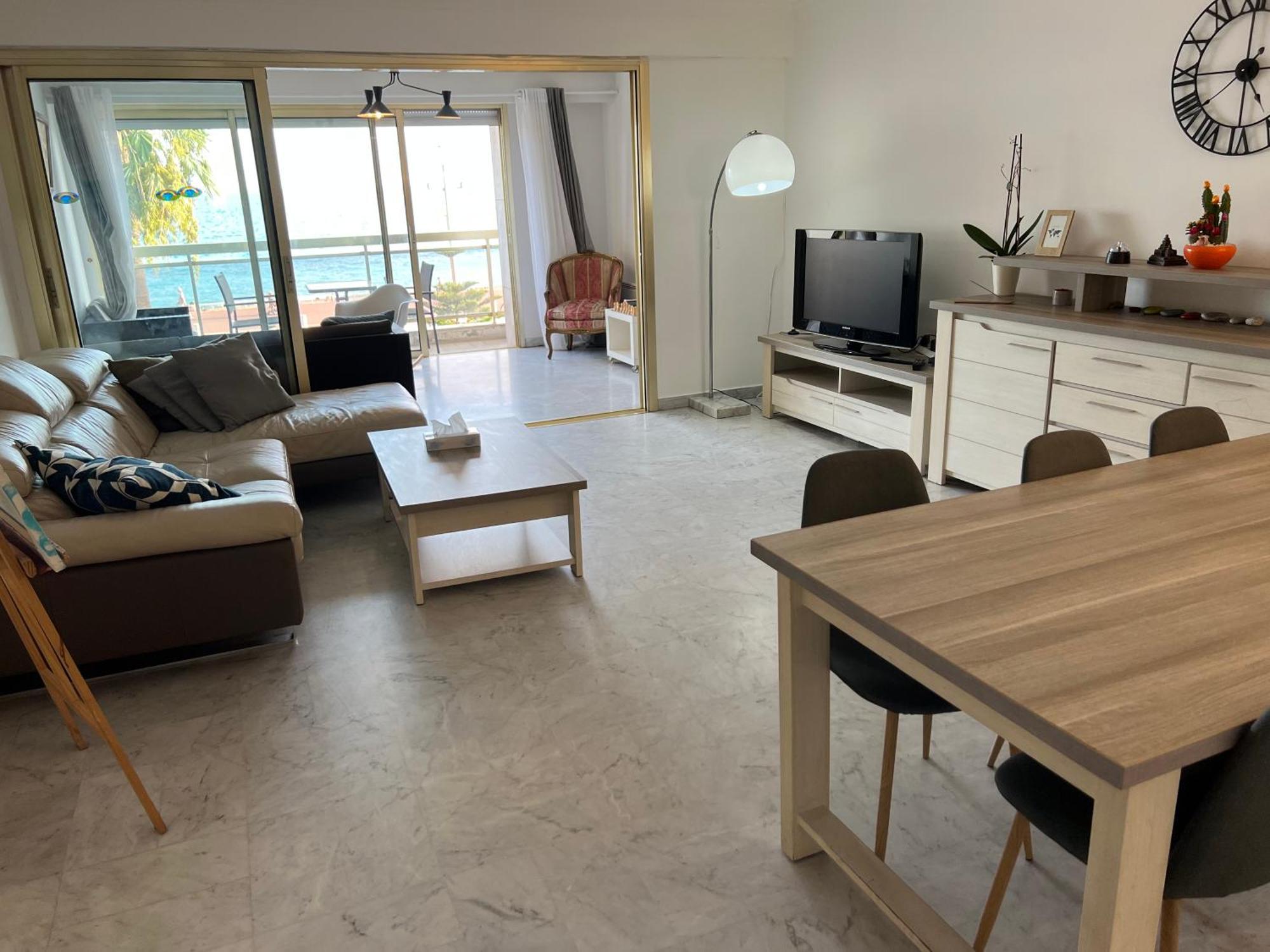 Beachfront Promenade Apartment: Sea Views And Easy Beach Access * Nice