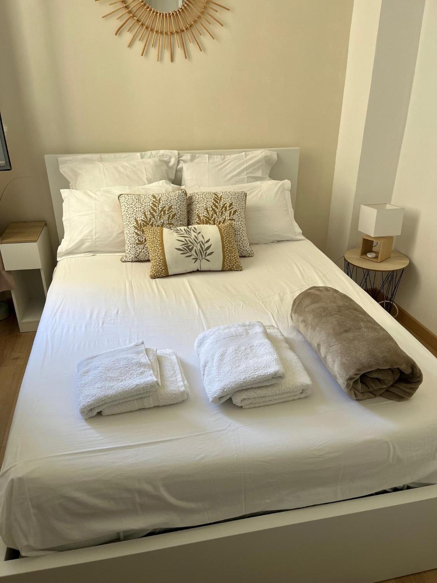 Apartment - T3 Renove De 50 M2 Classe 2 Etoiles