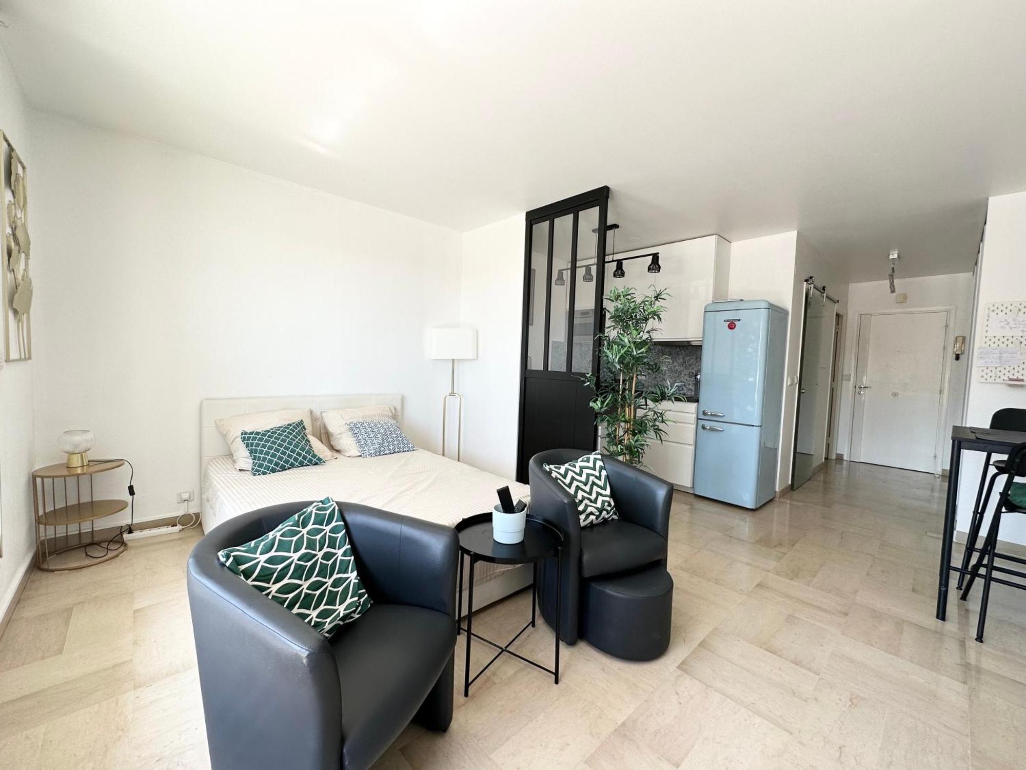 Nice, Grand Studio - Piscine - Terrasse Vue Mer * Nice