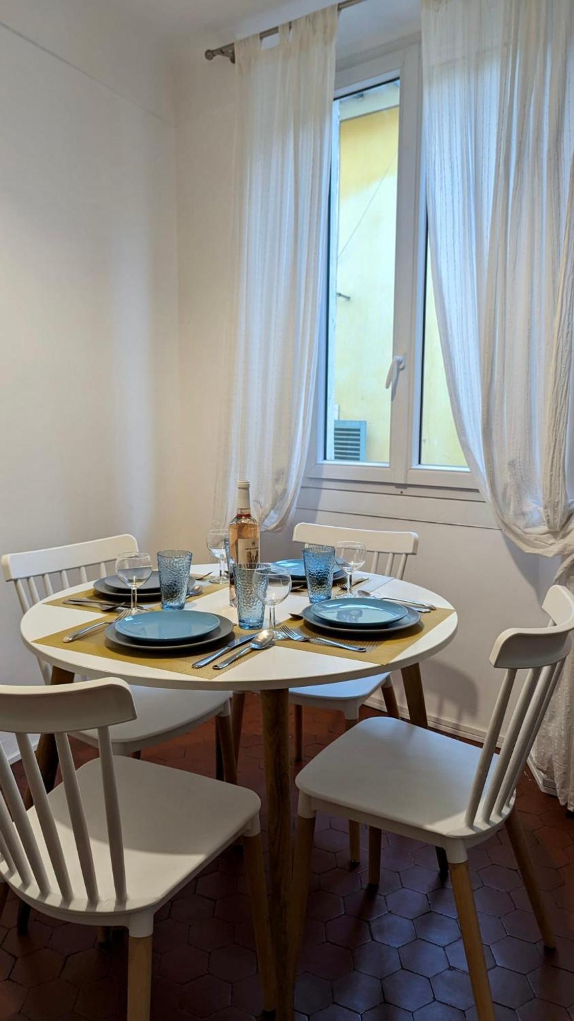 Apartment Typique - 2 Bedrooms,typical Apartment-old Town