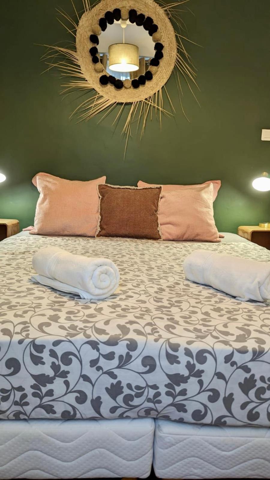 Typique - 2 Bedrooms,typical Apartment-old Town Apartment