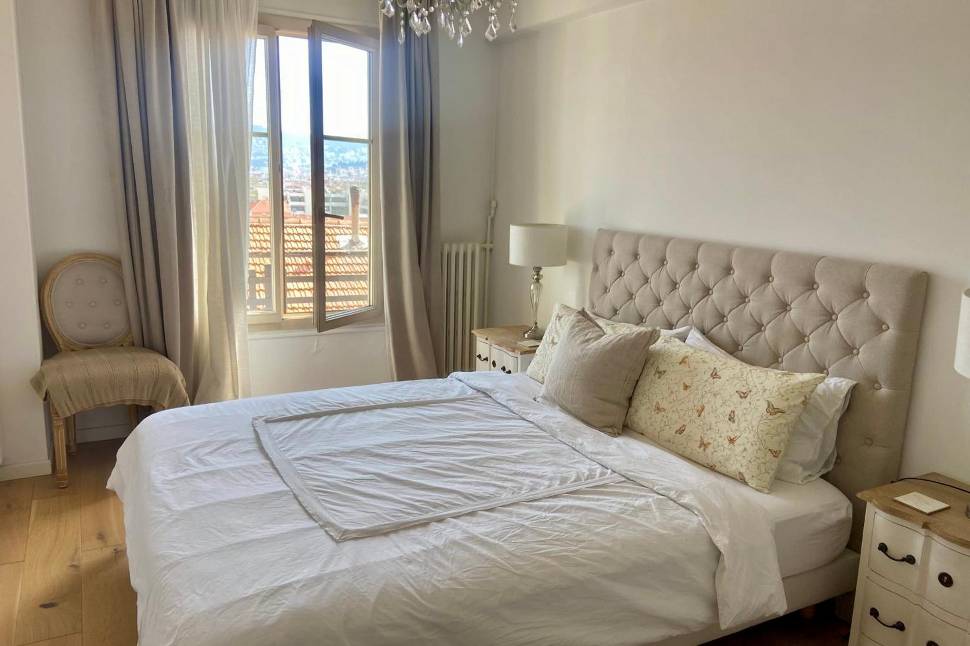 Bright 50 M With Balcony Apartment