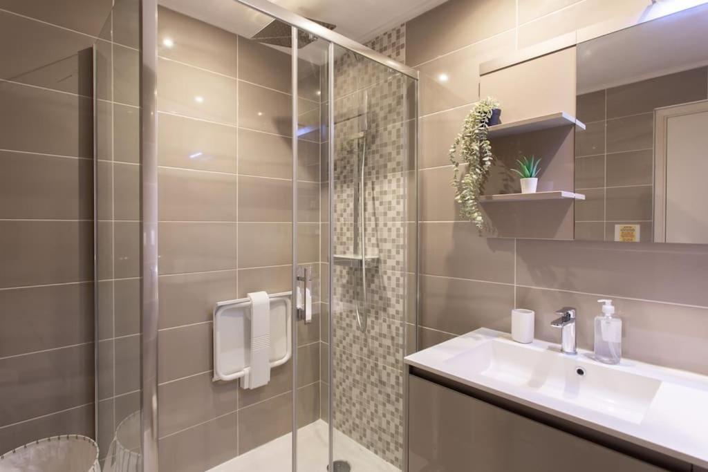 Apartment L11 Staywiz Us -claire Fontaine Sea View 2 Bdr Ac Parking Swiming Pool Nice