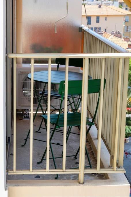 L2 2p Moliere Balcons/ac/wifi/5mins Tram & 10mins Appartement *