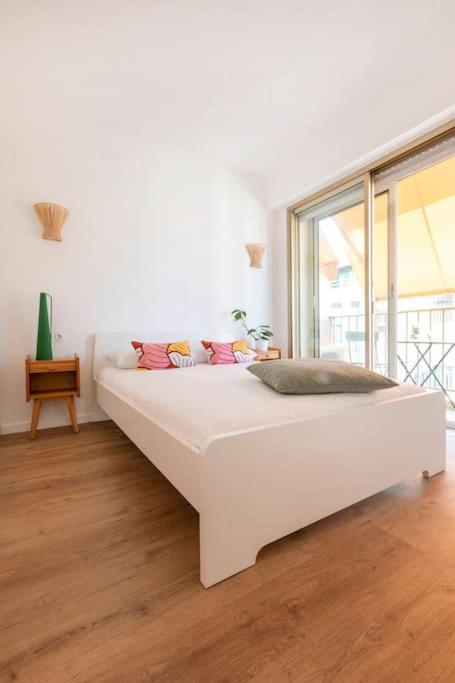 L2 2p Moliere Balcons/ac/wifi/5mins Tram & 10mins Appartement *