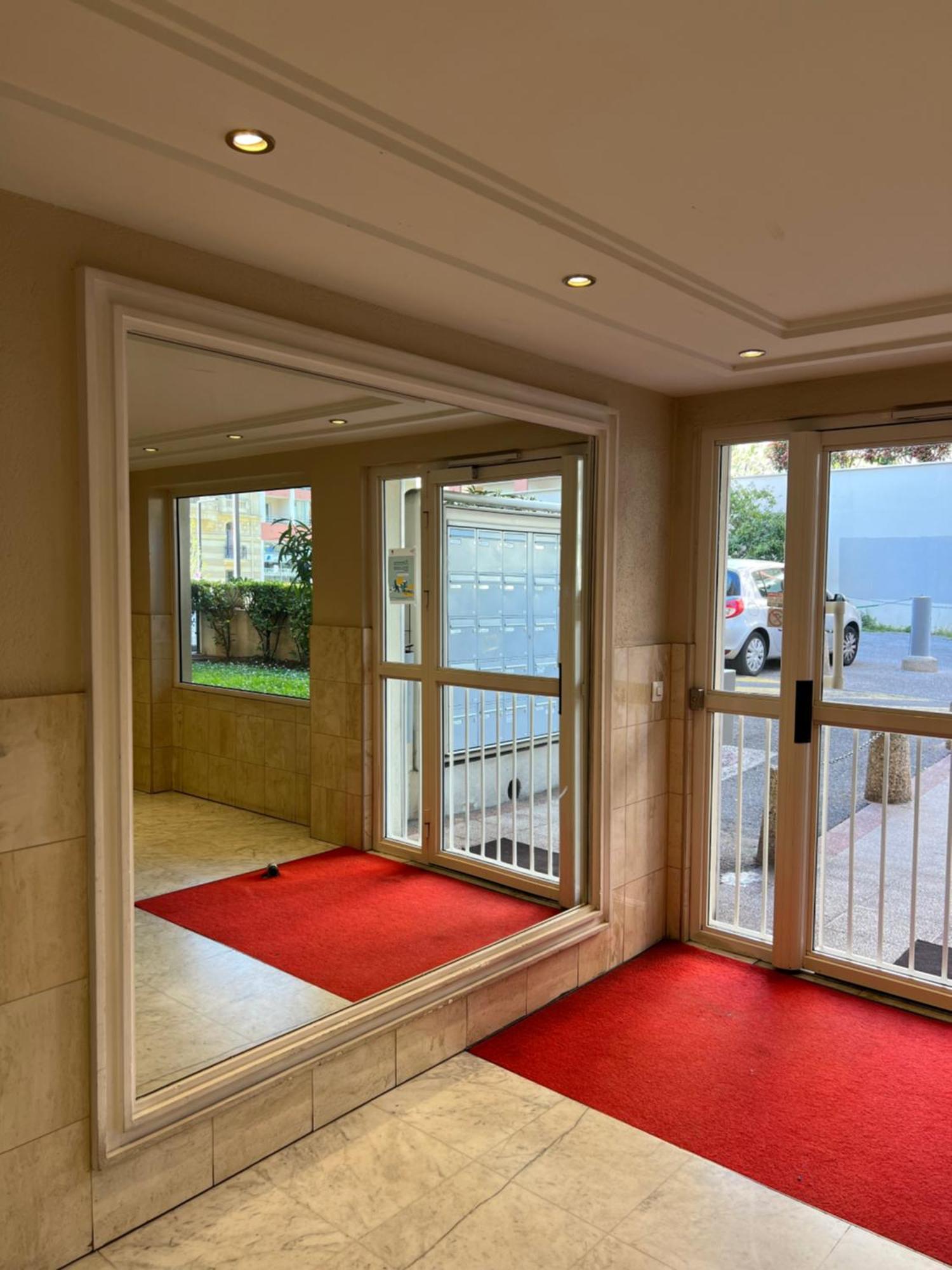 Riviera Apartment