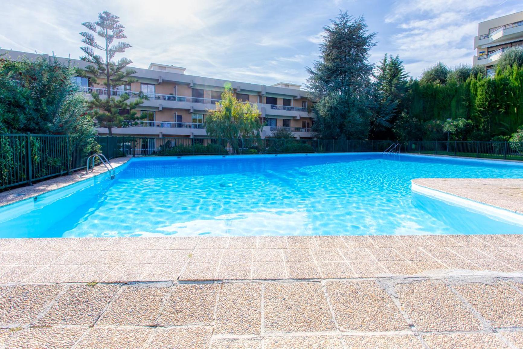 Apartment Sea View In With Swimming Pool! Nice