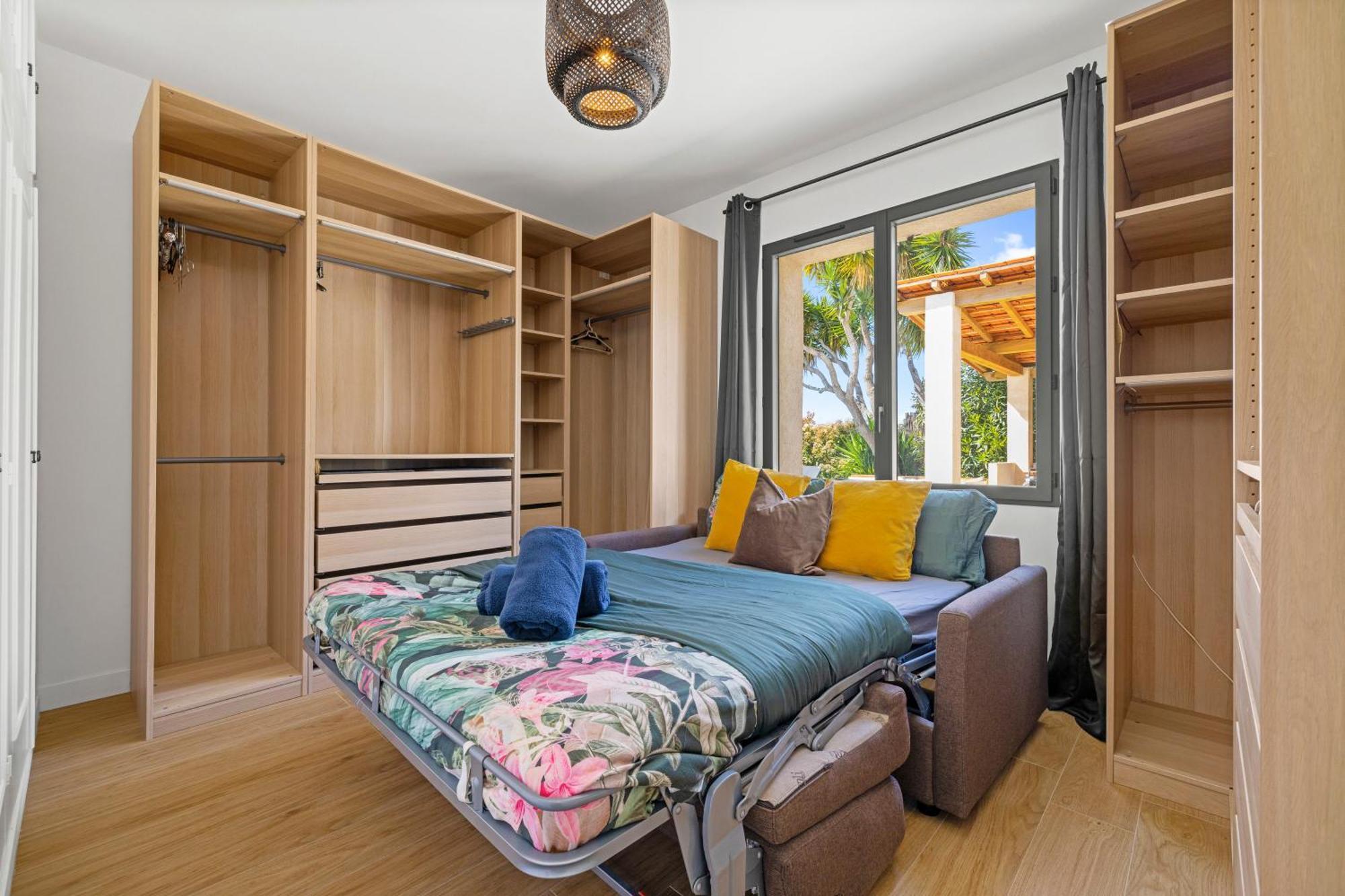 Villa Renting - Bellet - Live A Dream Pool 3 Bedroom Garden Parking