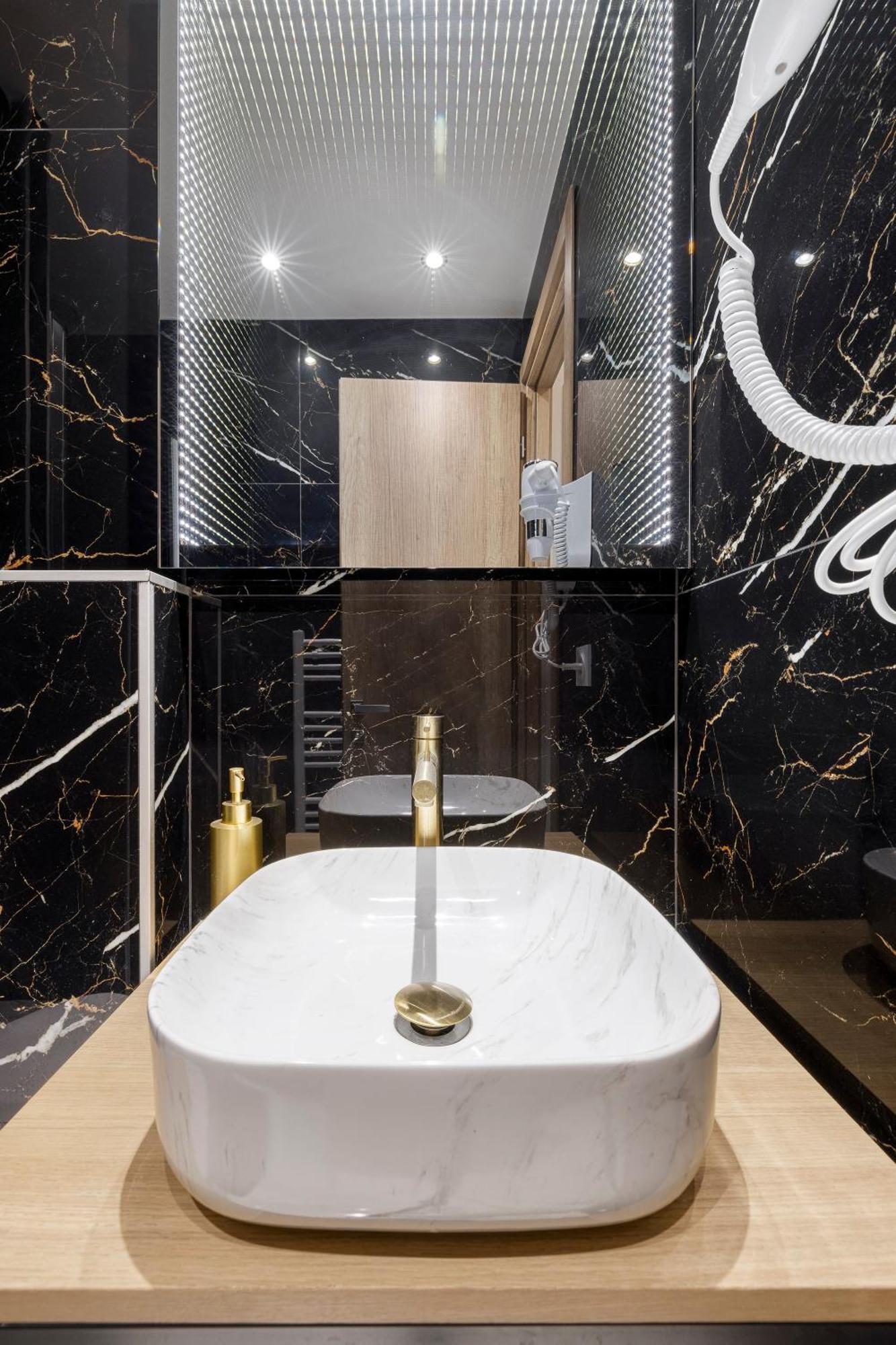 Apartment Renting - 5france - Luxe & Comfort Seafront Massena Nice