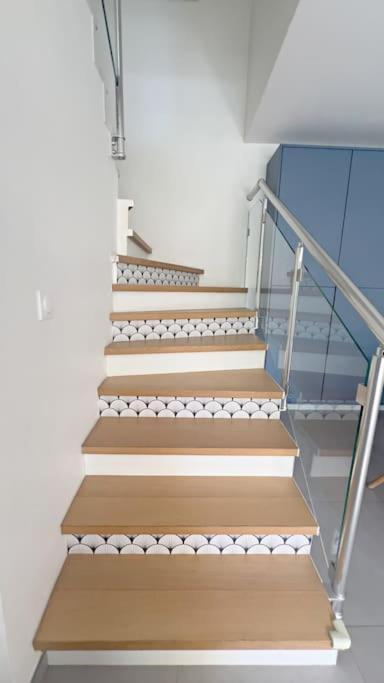 The Flower Garden Apartment