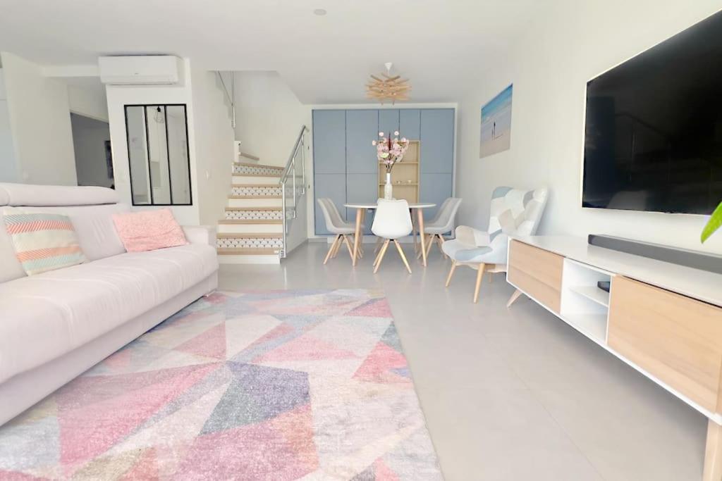 The Flower Garden Apartment