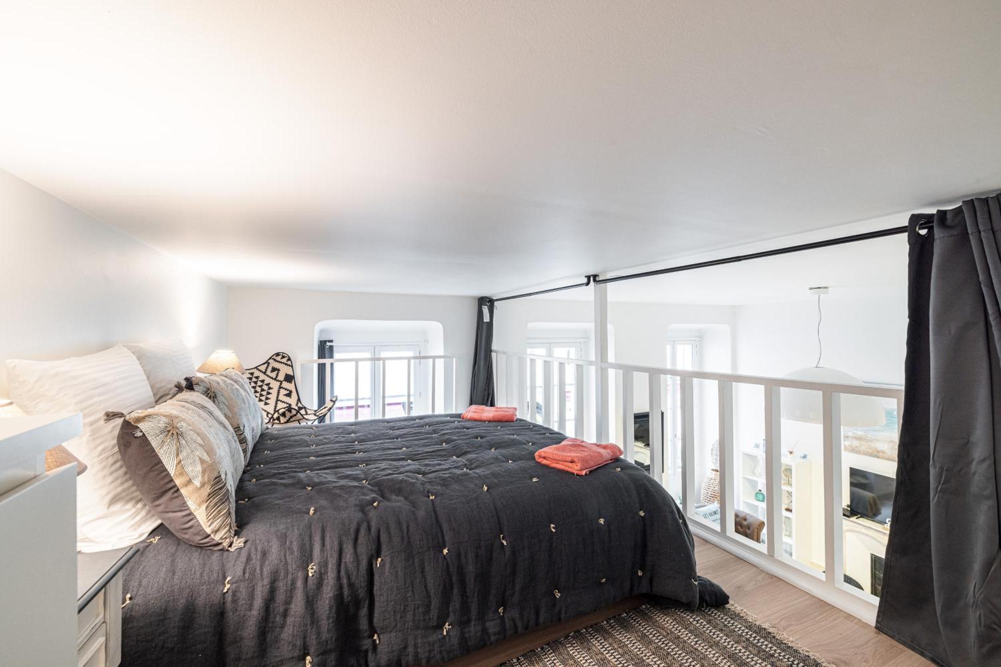 La Petite Chaise Bleue Classe 3 Etoiles * Nice