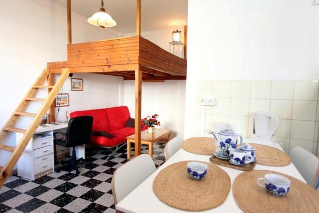 Studio 2 Steps From The Sea, Calm, Full Furnished * Nice