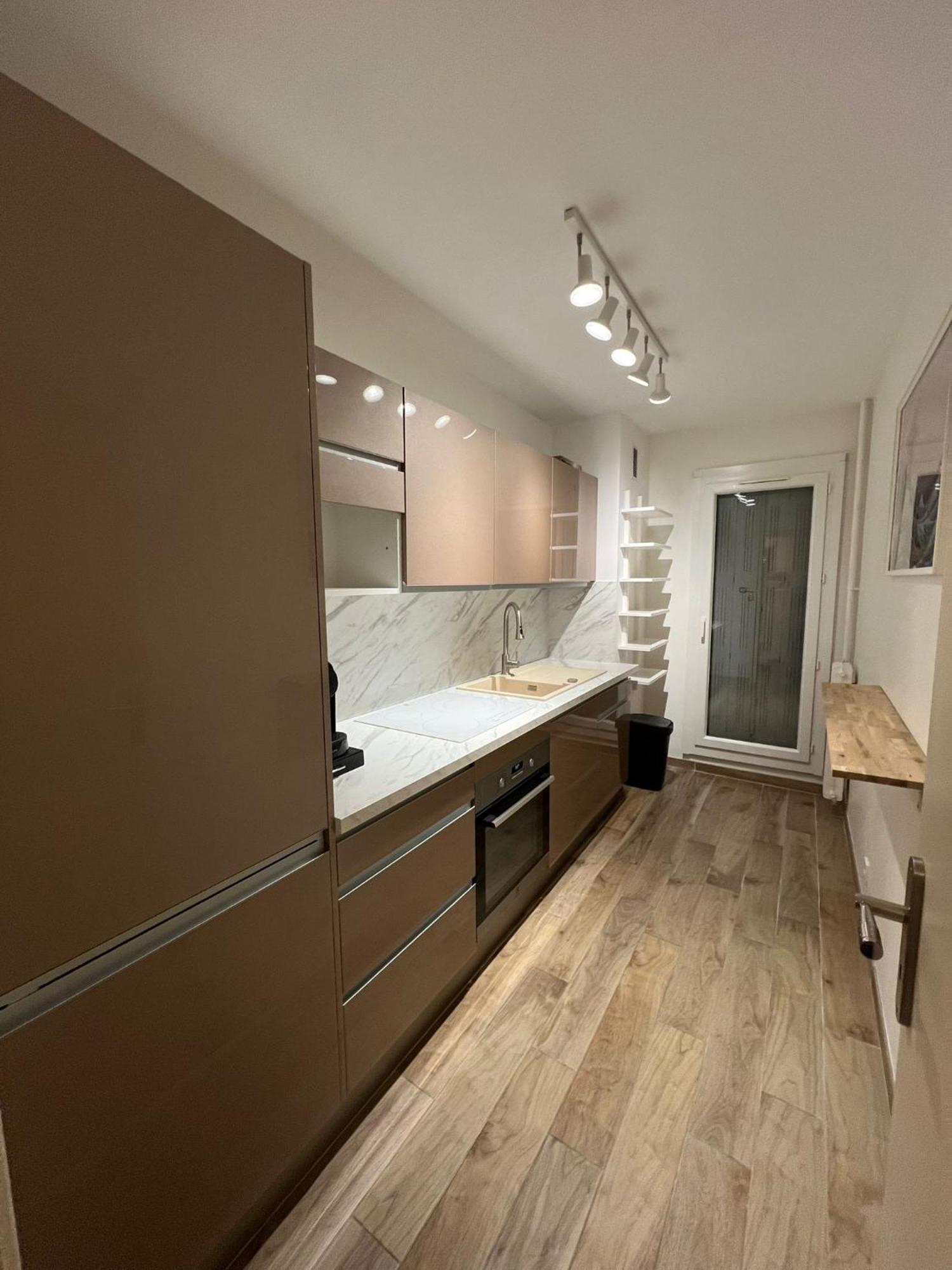 Apartment Grand Appart Climatise Avec Parking