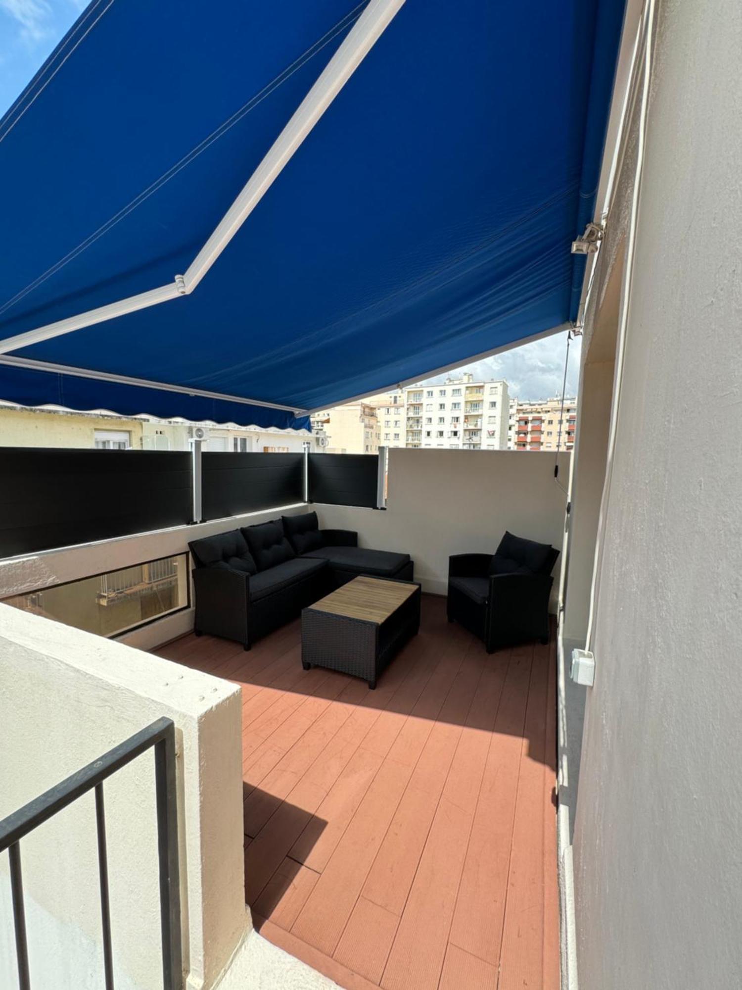 Magnifique Proche De La *