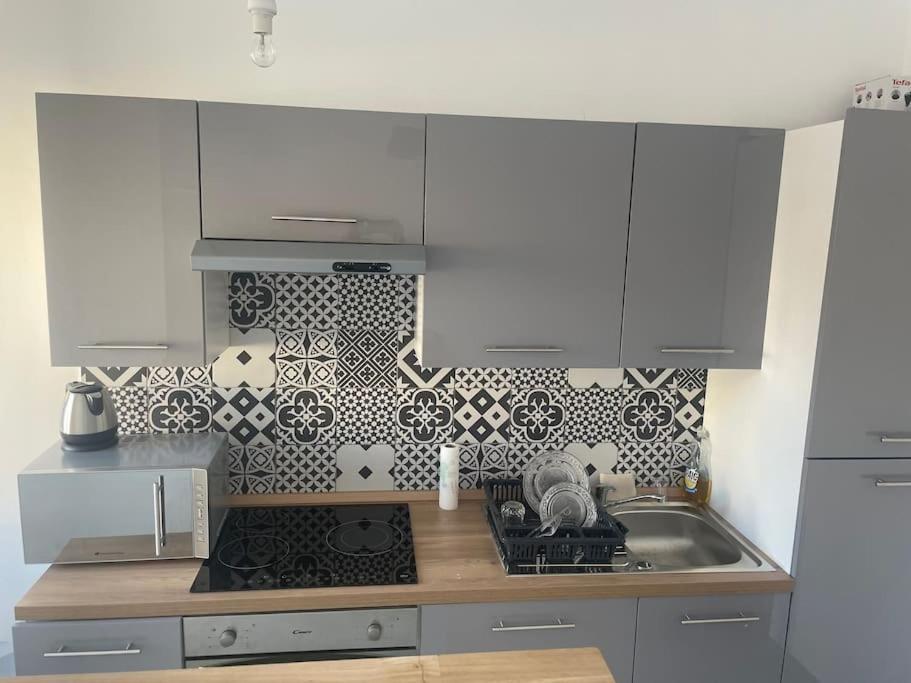 Apartment A Deux Pas De La *