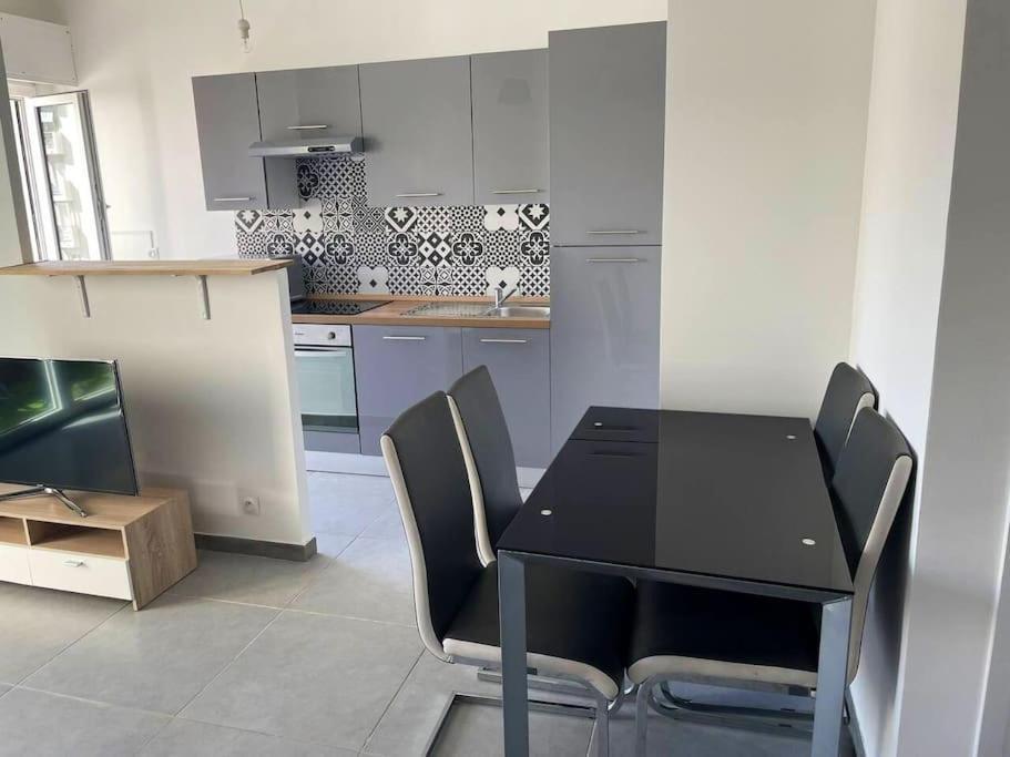 A Deux Pas De La Nice