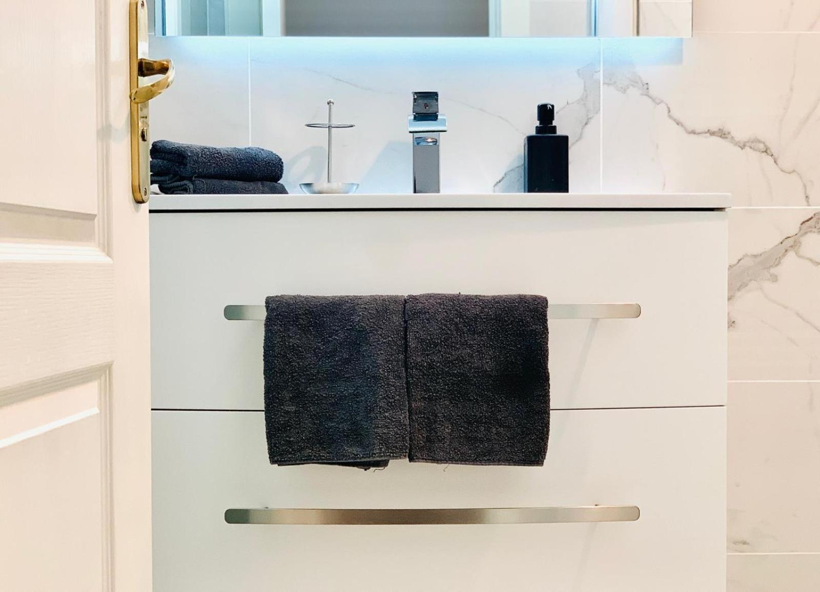 Chic & Spacious Getaway In - 10min To * Nice
