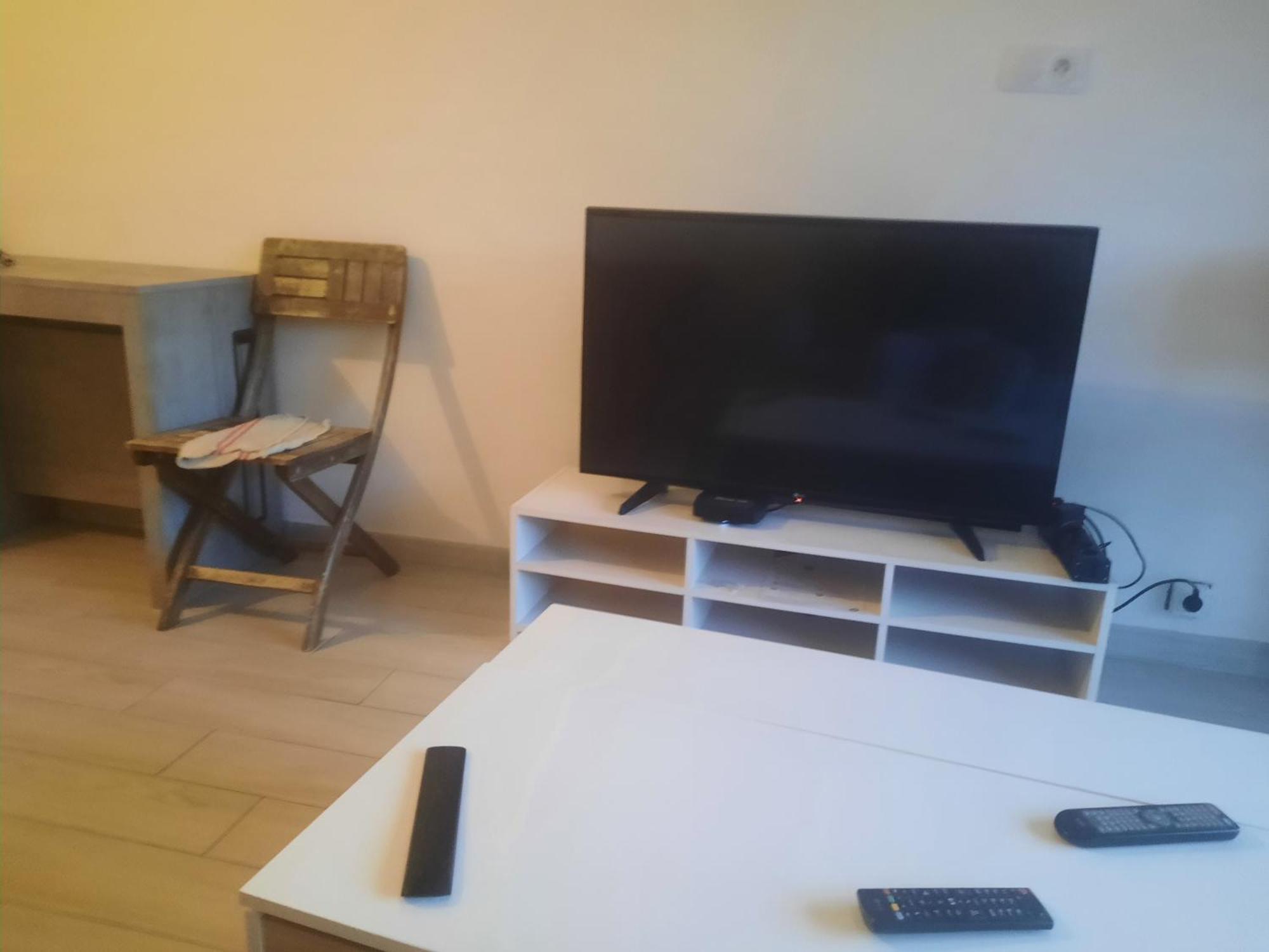 Grand 2 Pieces Traversant Apartment *