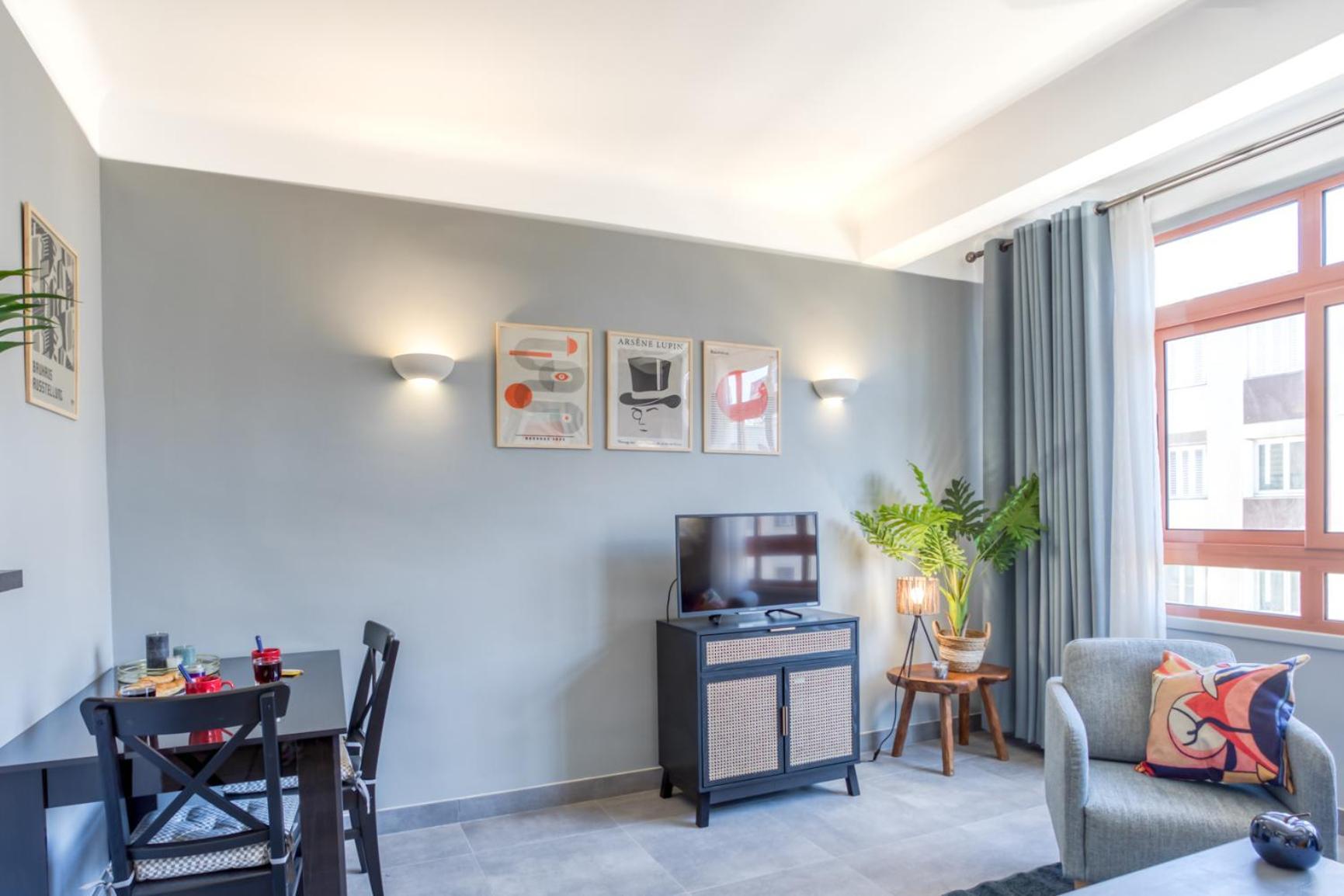 L12 Port Window 1bedroom Wifi 5mins & Nice's Cap Apartamento *