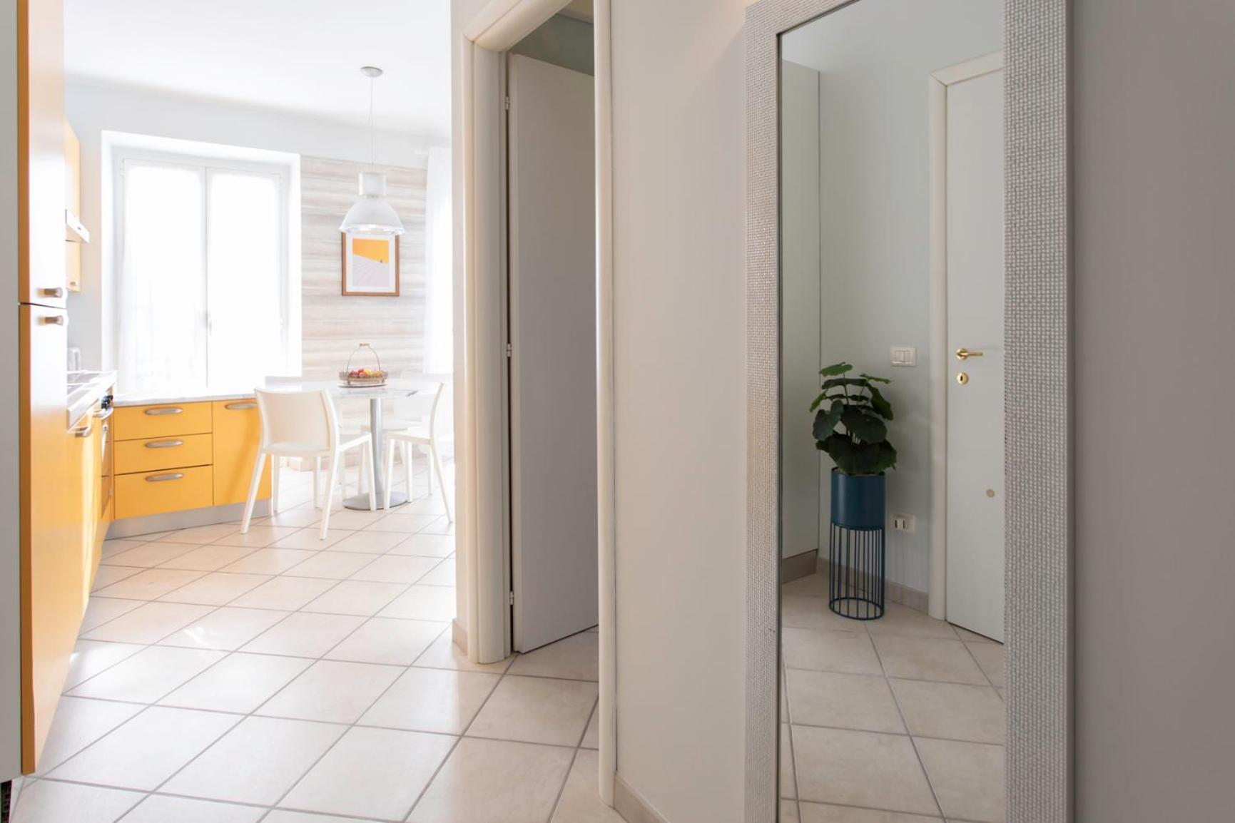 #13 Orange Ac Wifi Balcony 3mins Walk Sea Front Apartment *