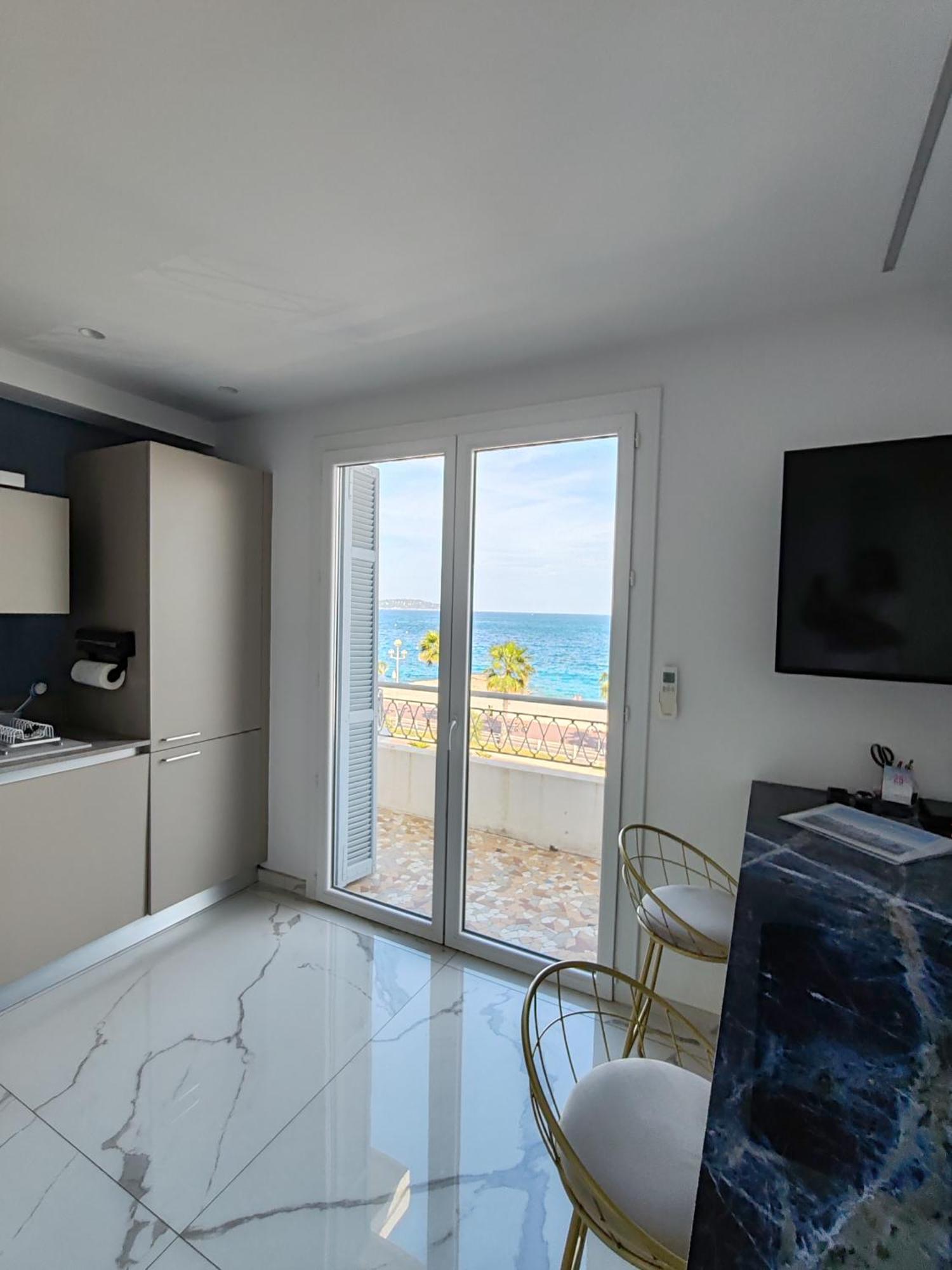 Front, Superbe Pour 4 Personnes Apartment Nice